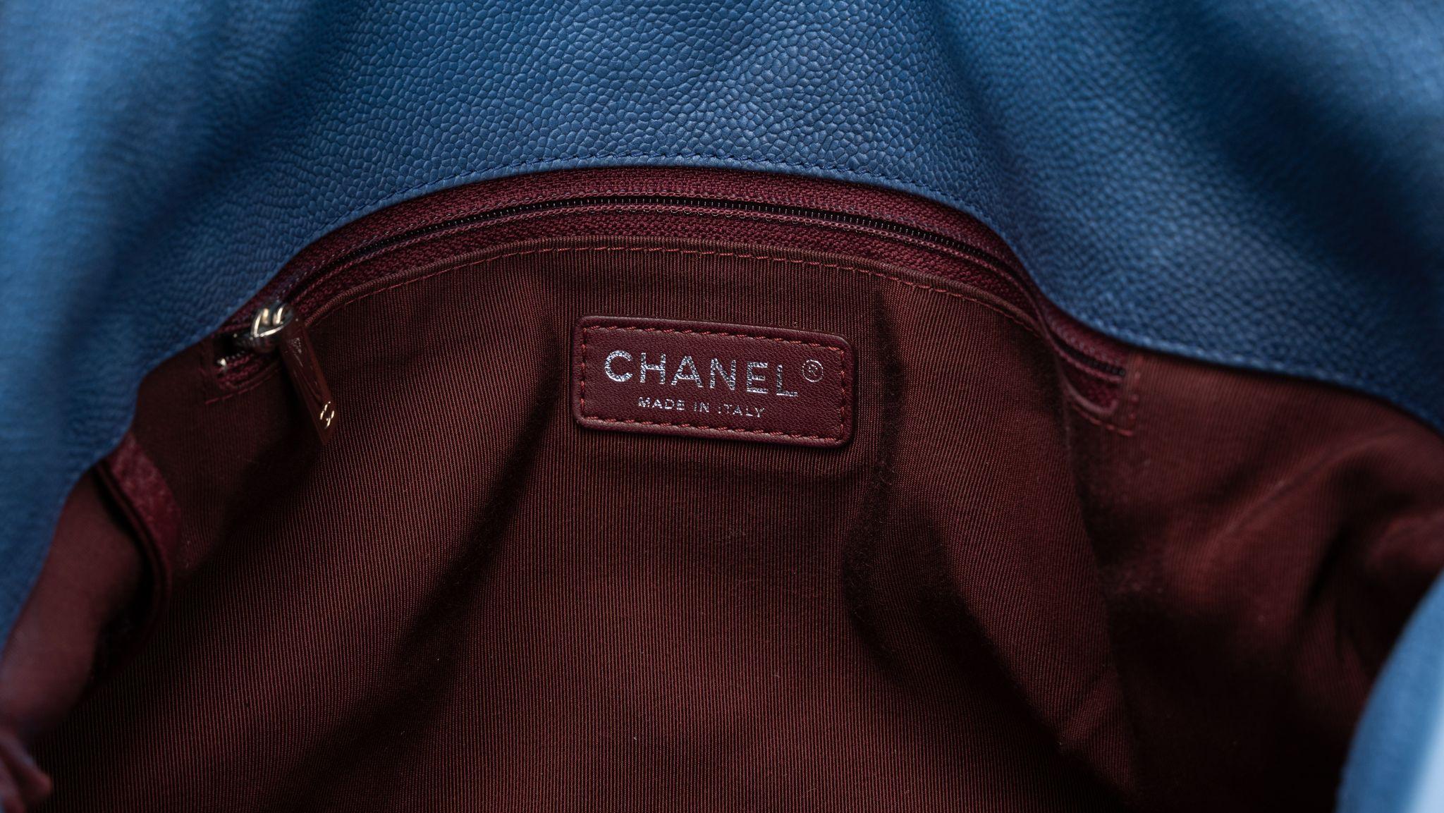 Chanel Denim Blau Französische Riviera Hobo aus Denim im Angebot 2