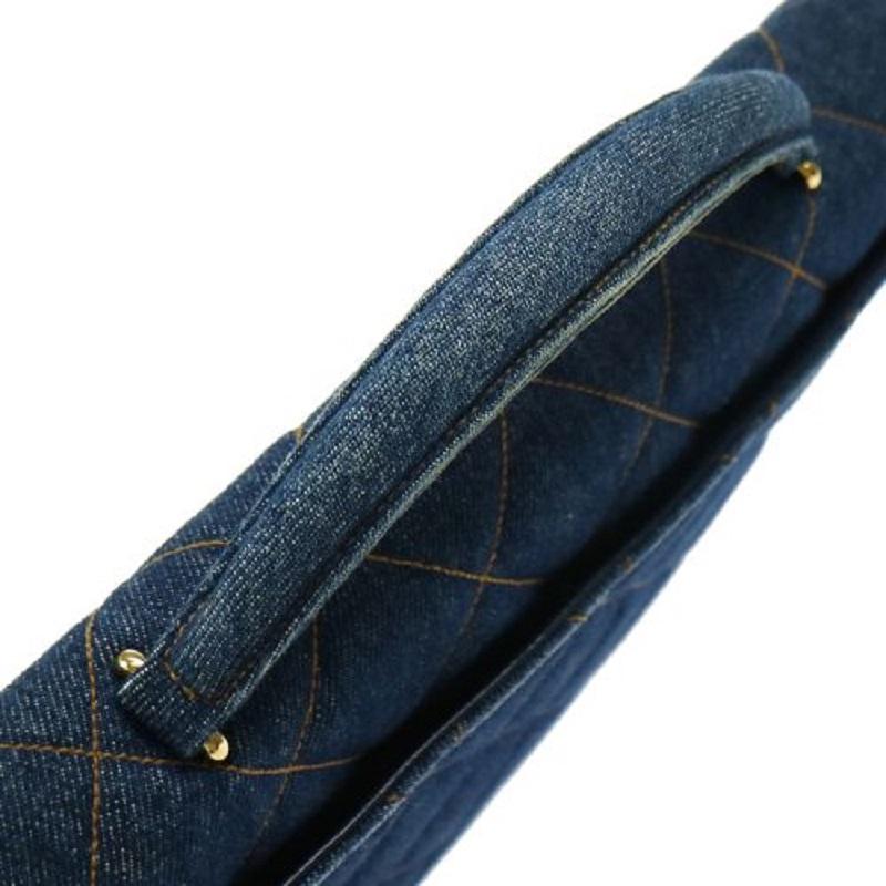 Pre-Owned Vintage Condition
From 1997 Collection
Denim
Gold Hardware
Measures 15