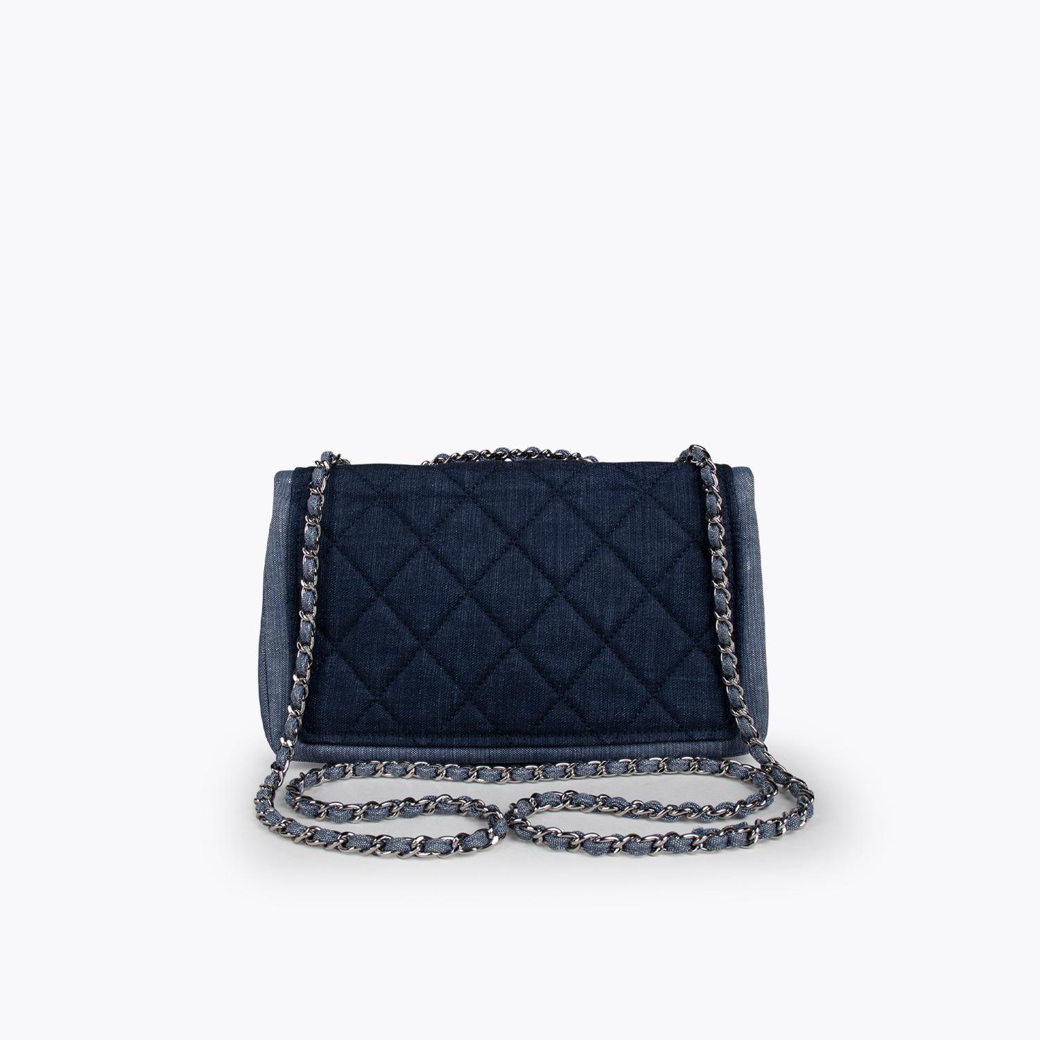 Chanel Denim Classic Flap Bag In Excellent Condition For Sale In Sundbyberg, SE
