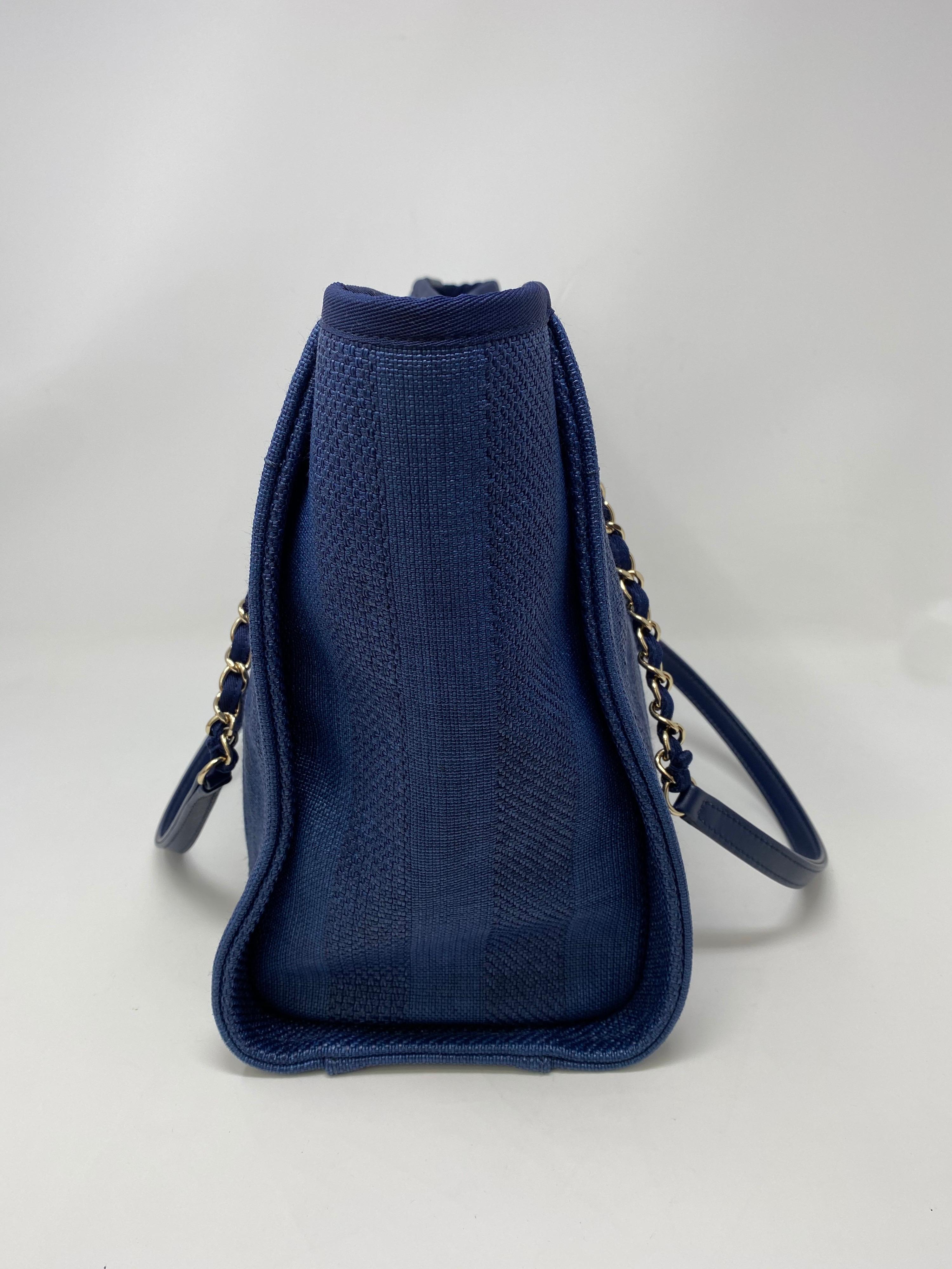 Chanel Denim Deauville-Tasche für Damen oder Herren