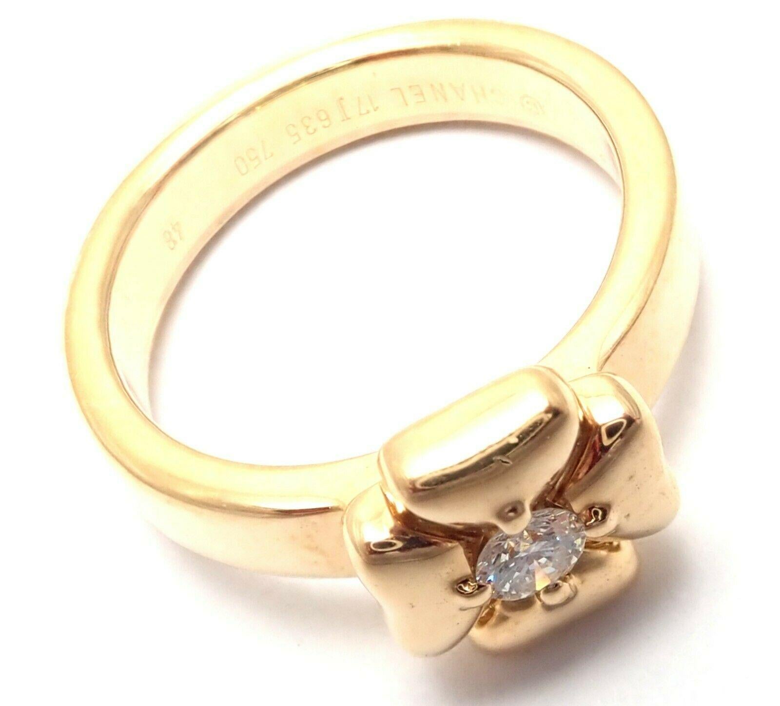 Brilliant Cut Chanel Diamond Four Leaf Clover Yellow Gold Band Ring For Sale