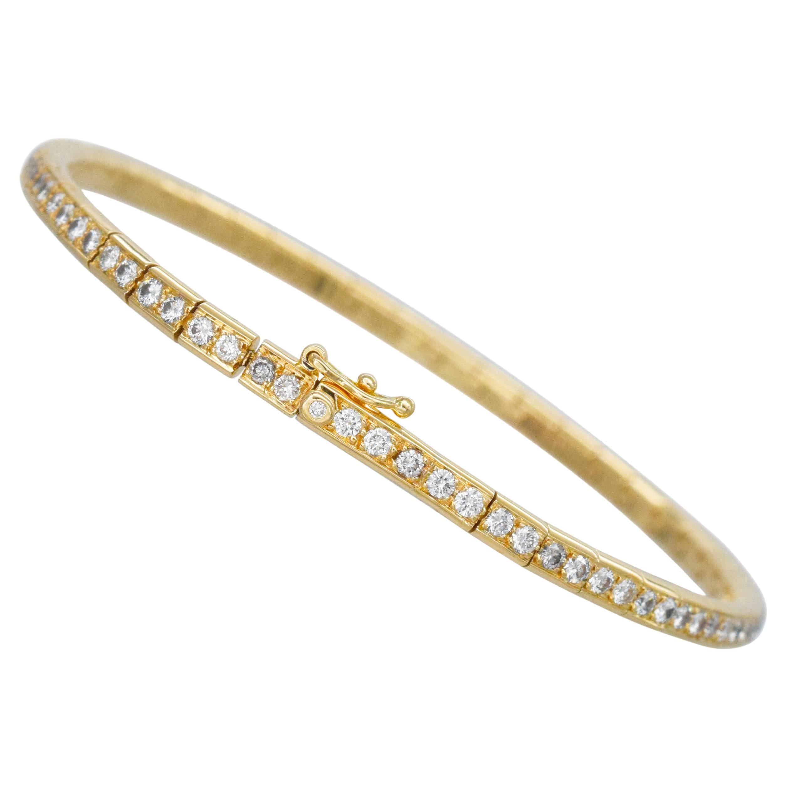 Chanel Bracelet ligne de diamants en or jaune 18k.