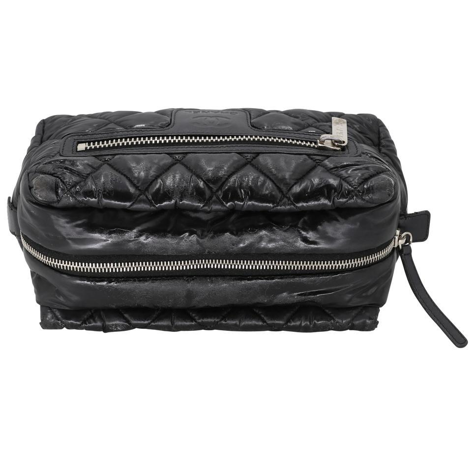 Chanel Diamond Quilted CC Monogram Travel Make Up Bag CC-S0829-0010 In Good Condition In Downey, CA