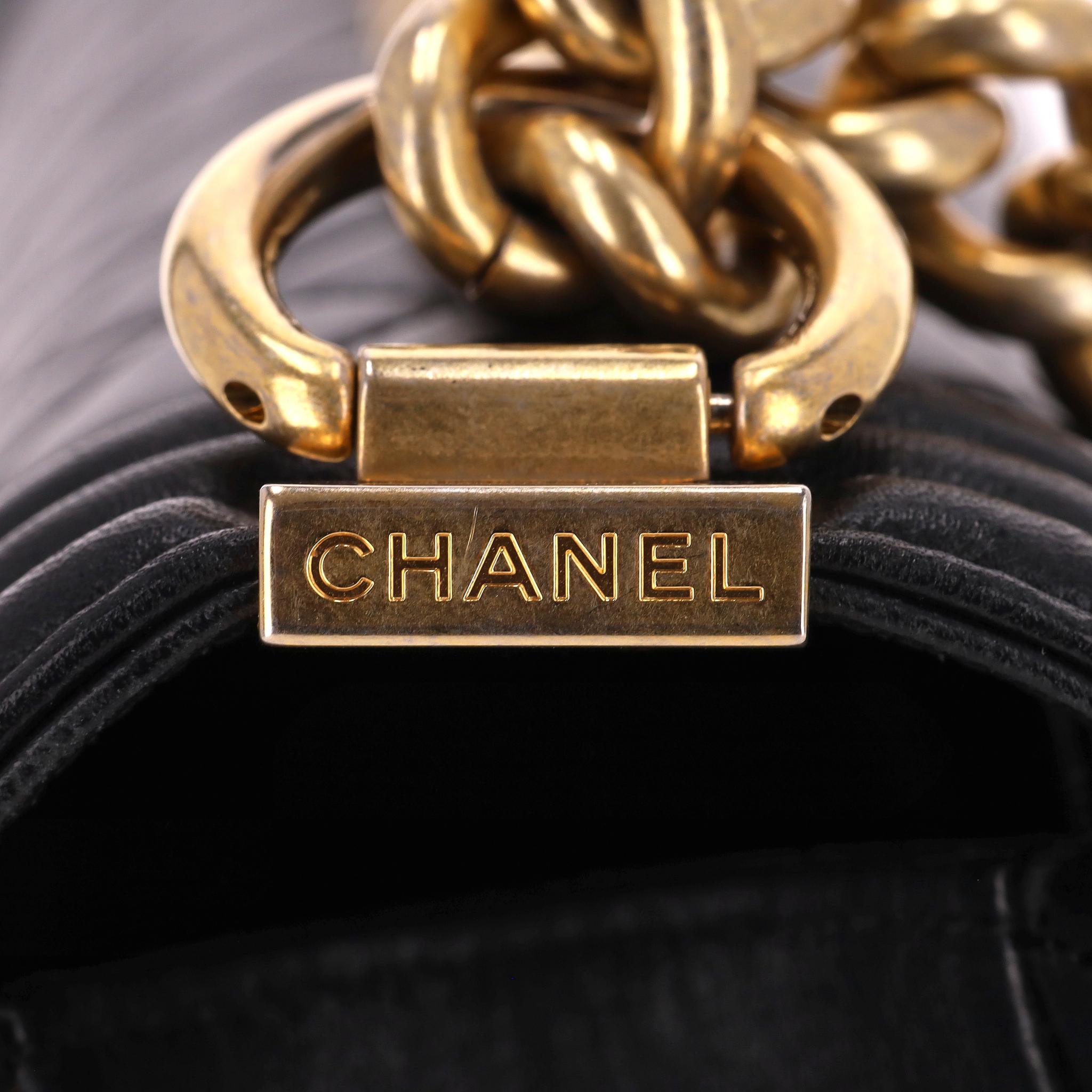Chanel Diamond Quilted Lambskin New Medium Leather Boy Bag For Sale 3