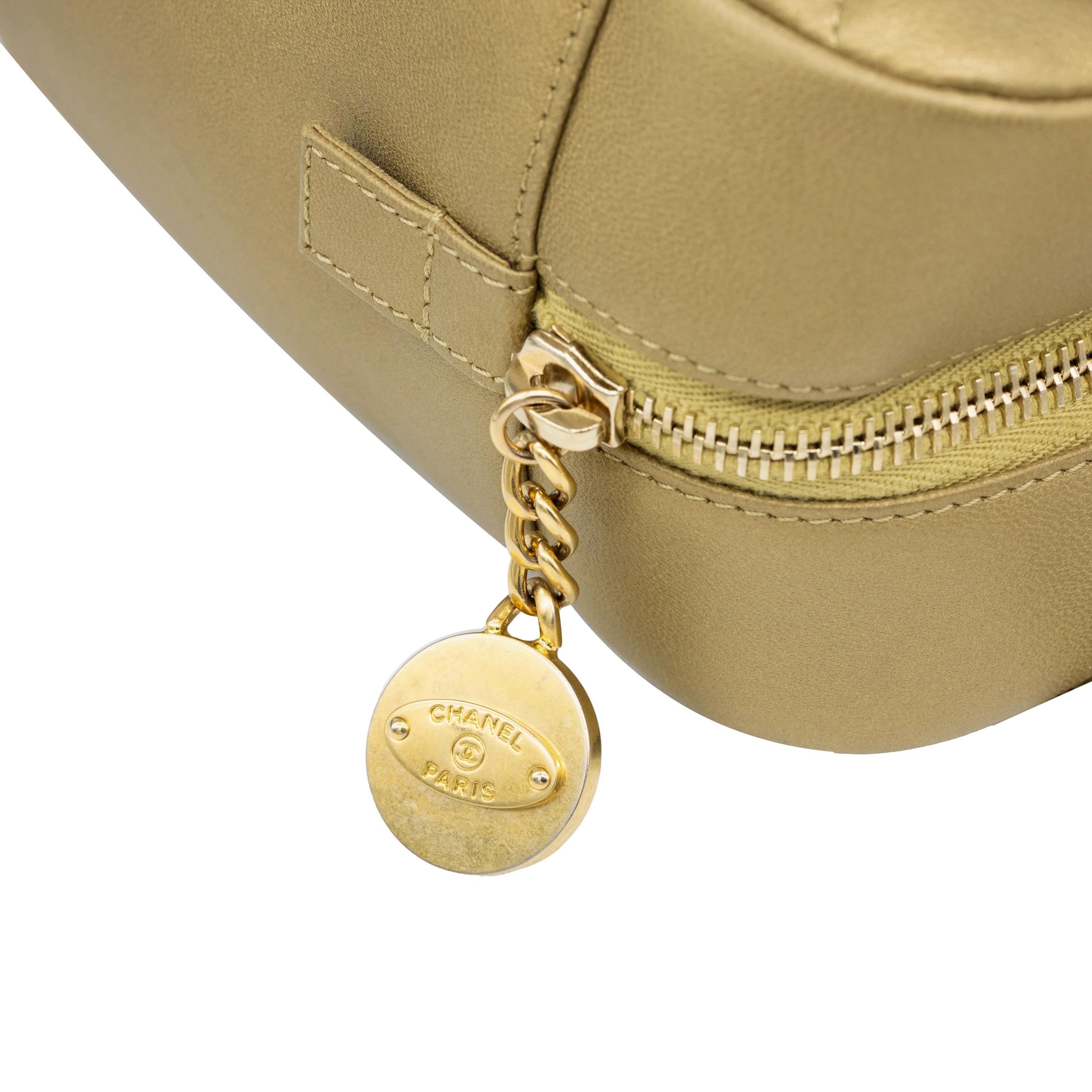 Chanel Diamond Quilted Metallic Gold Lambskin CC Camera Bag, 2014.  6