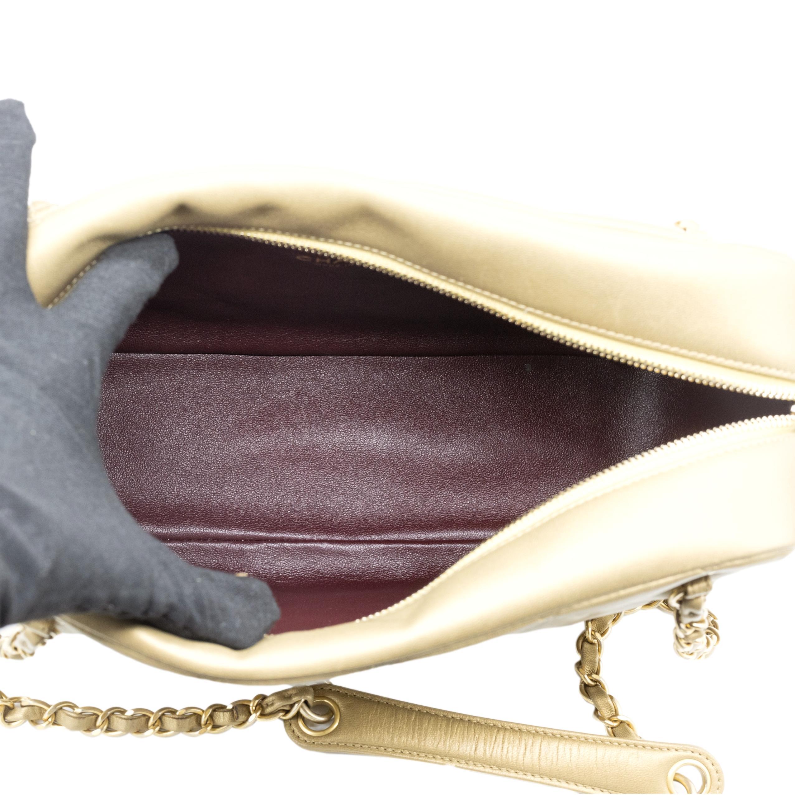 Chanel Diamond Quilted Metallic Gold Lambskin CC Camera Bag, 2014.  8