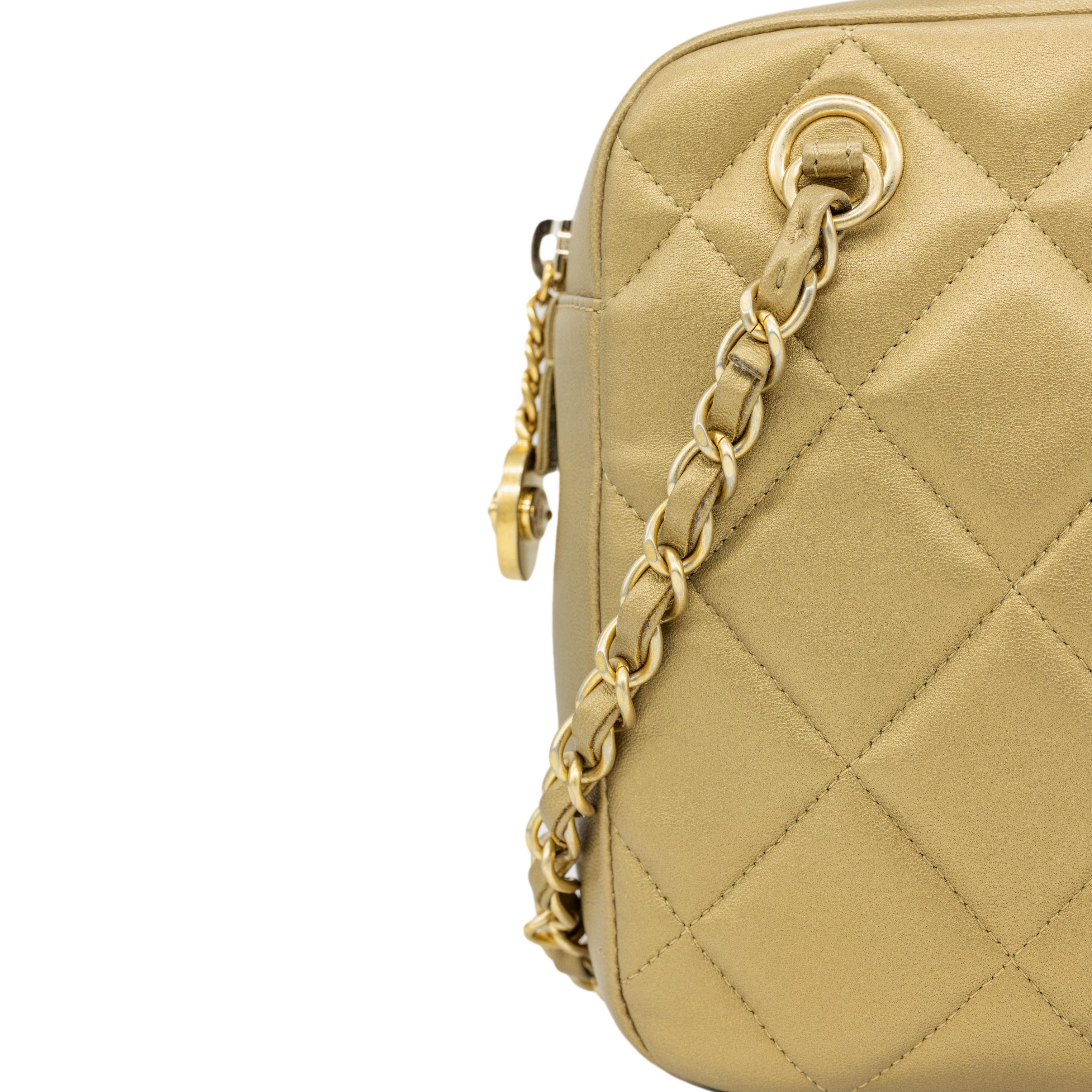 Chanel Diamond Quilted Metallic Gold Lambskin CC Camera Bag, 2014.  4