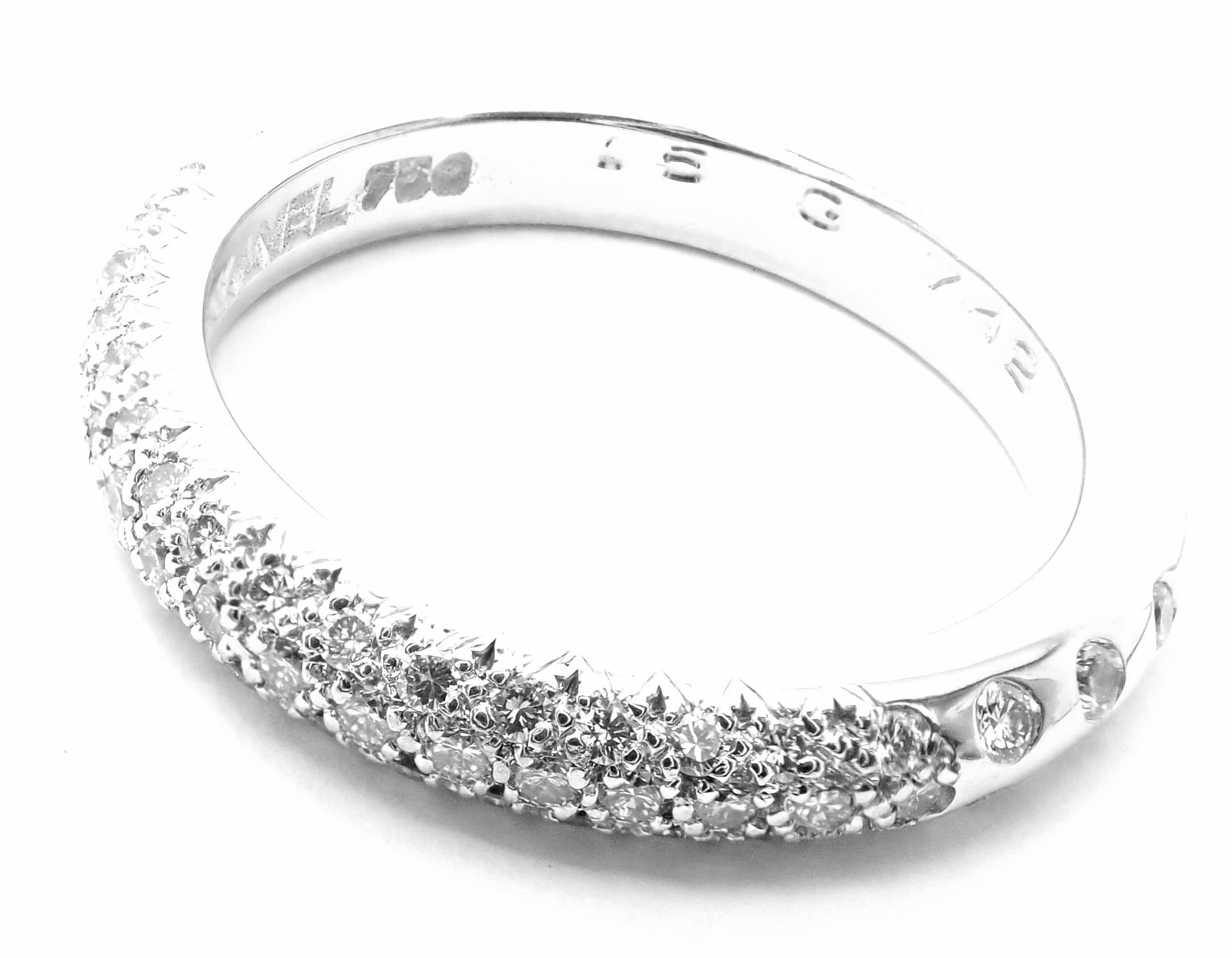 Bague à anneau en or blanc et diamant Chanel Excellent état - En vente à Holland, PA