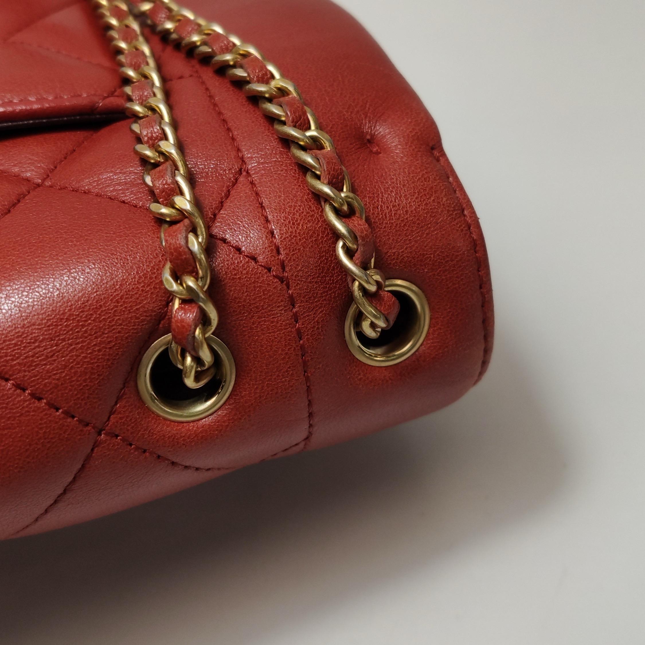 Chanel - Diana CC - Grand sac à rabat en cuir d'agneau rouge 2014-2015 en vente 7