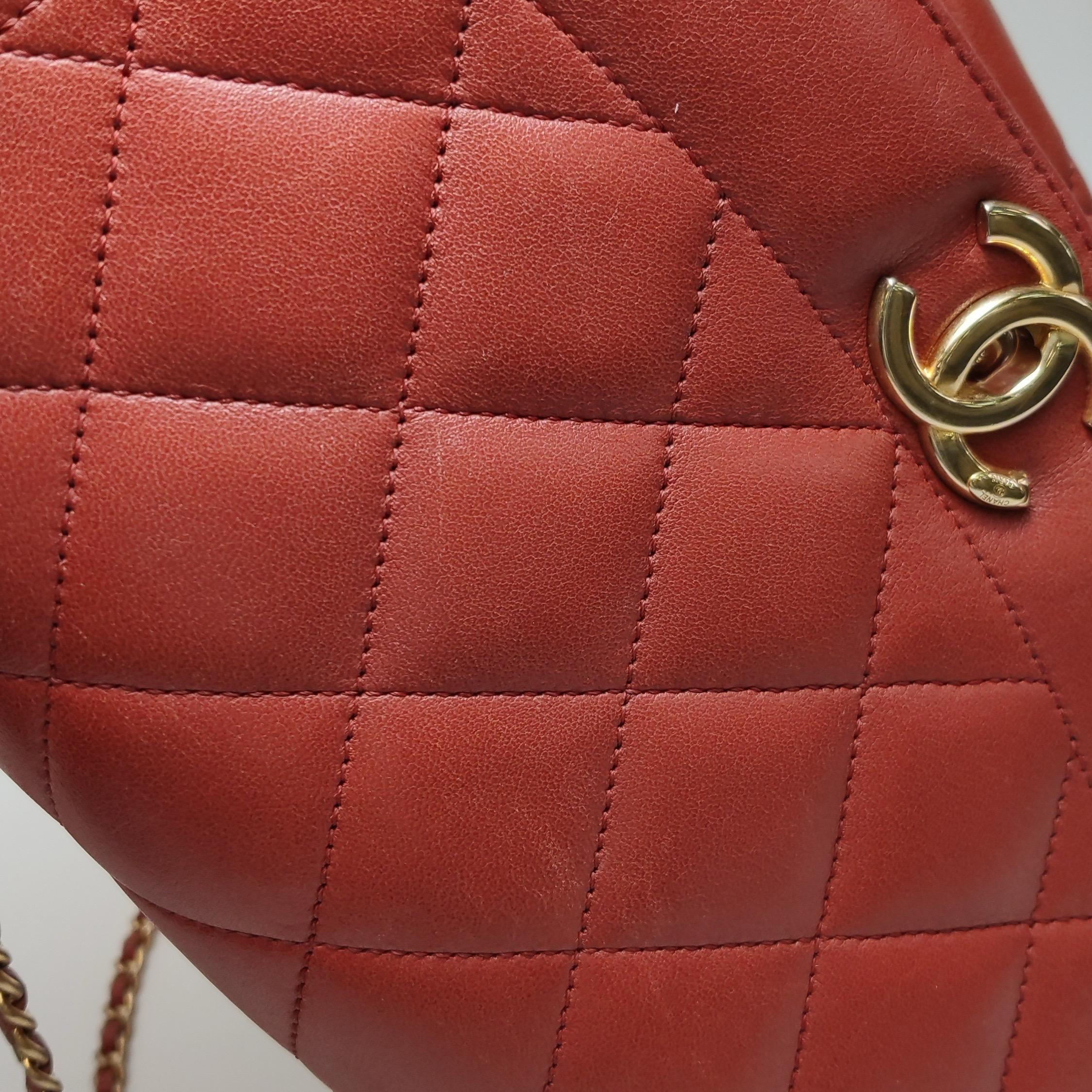 Chanel - Diana CC - Grand sac à rabat en cuir d'agneau rouge 2014-2015 en vente 11