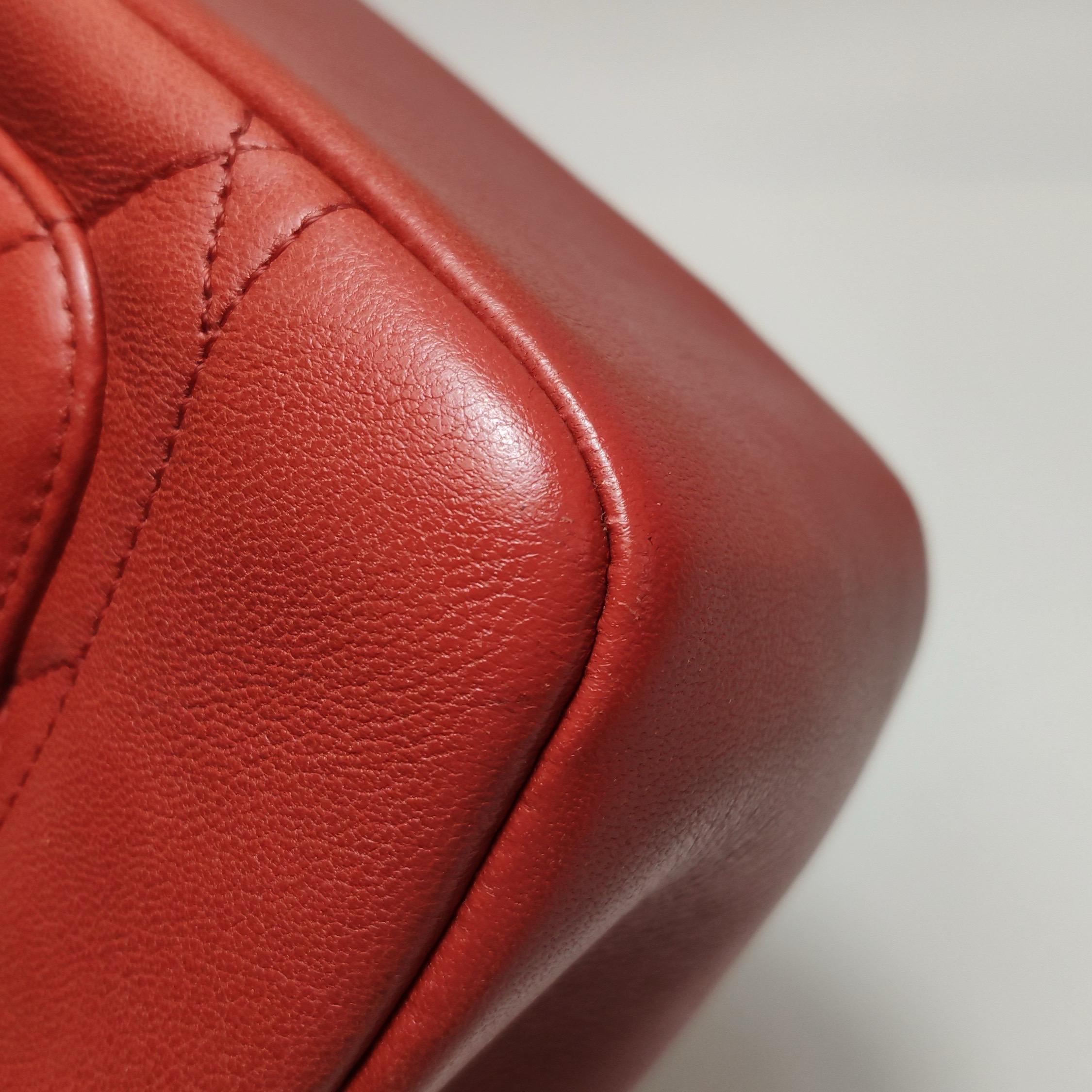 Chanel - Diana CC - Grand sac à rabat en cuir d'agneau rouge 2014-2015 en vente 15