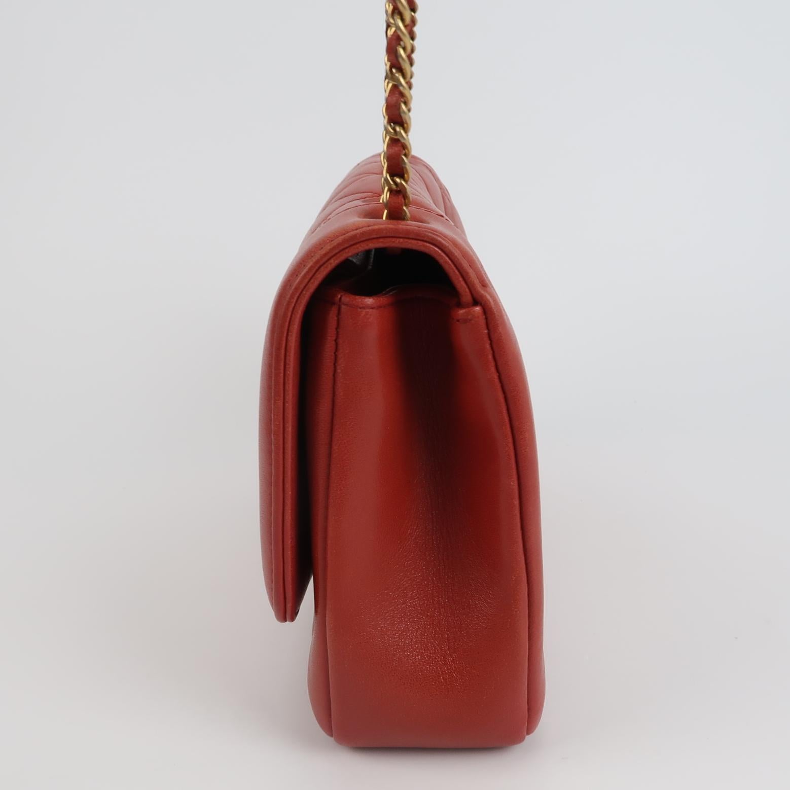 Chanel - Diana CC - Grand sac à rabat en cuir d'agneau rouge 2014-2015 Bon état - En vente à AUBERVILLIERS, FR