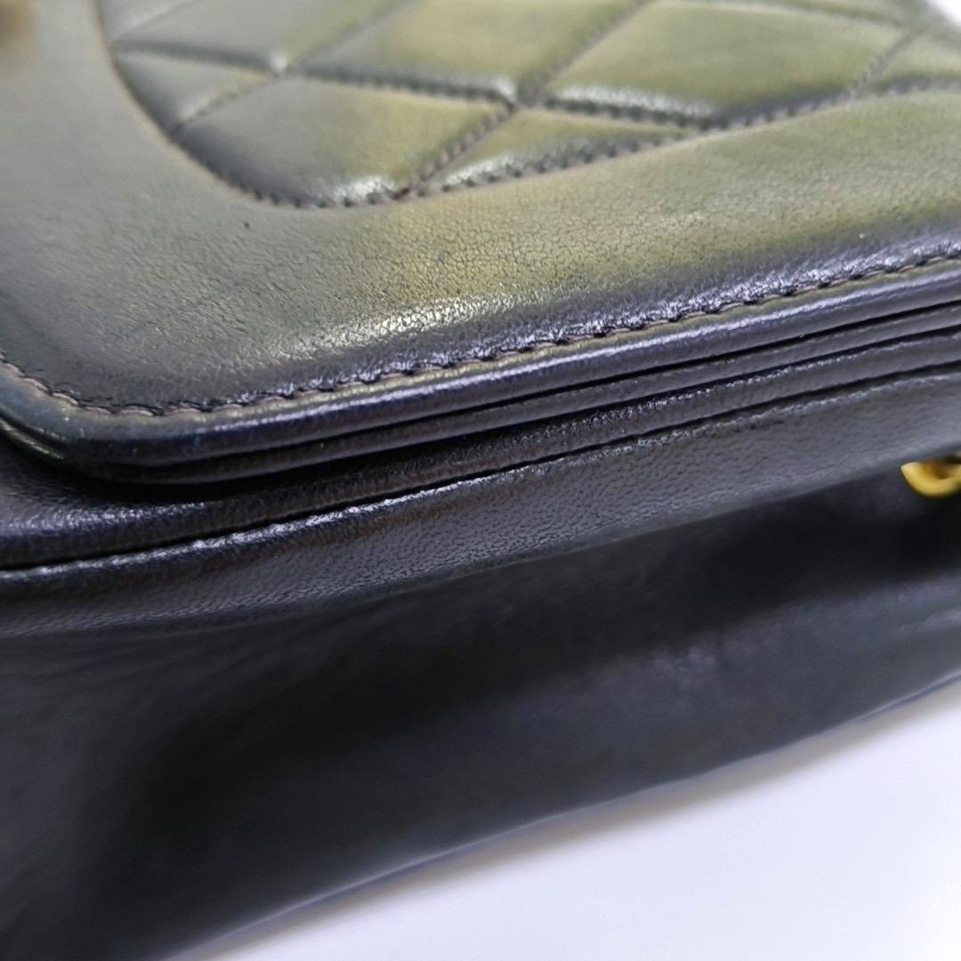 Chanel Diana CC Klappentasche Medium Vintage Schwarzes Lammfell Leder mit 24k Gold HW im Angebot 12