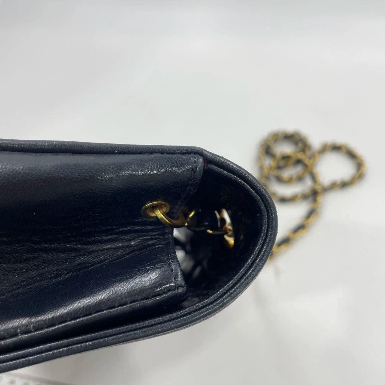 Chanel Diana CC Flap Bag Small Vintage Black Lambskin Leather with 24k Gold HW For Sale 11