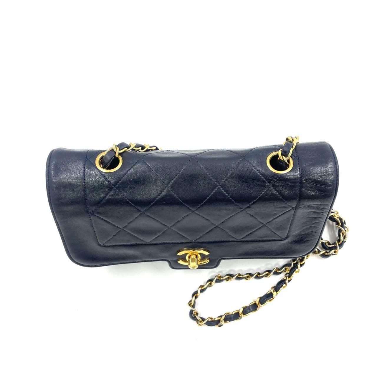 Chanel Diana CC Flap Bag Small Vintage Black Lambskin Leather with 24k Gold HW For Sale 1