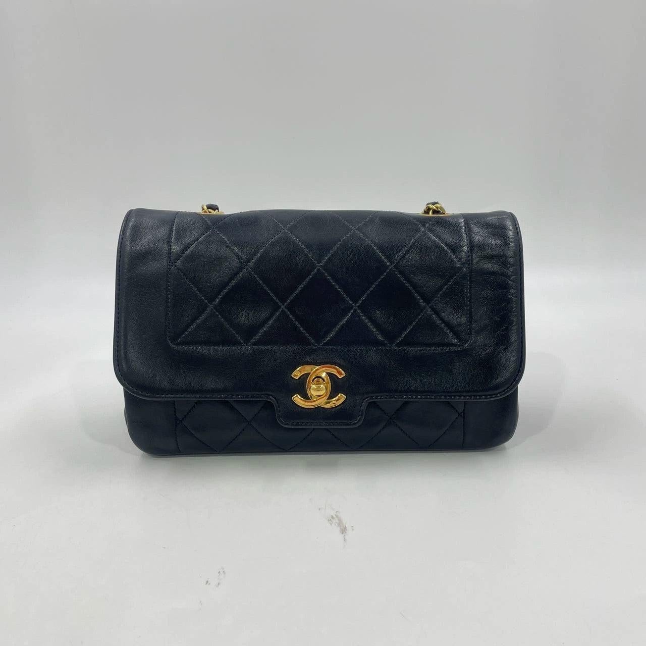Chanel Diana CC Flap Bag Small Vintage Black Lambskin Leather with 24k Gold HW For Sale 3