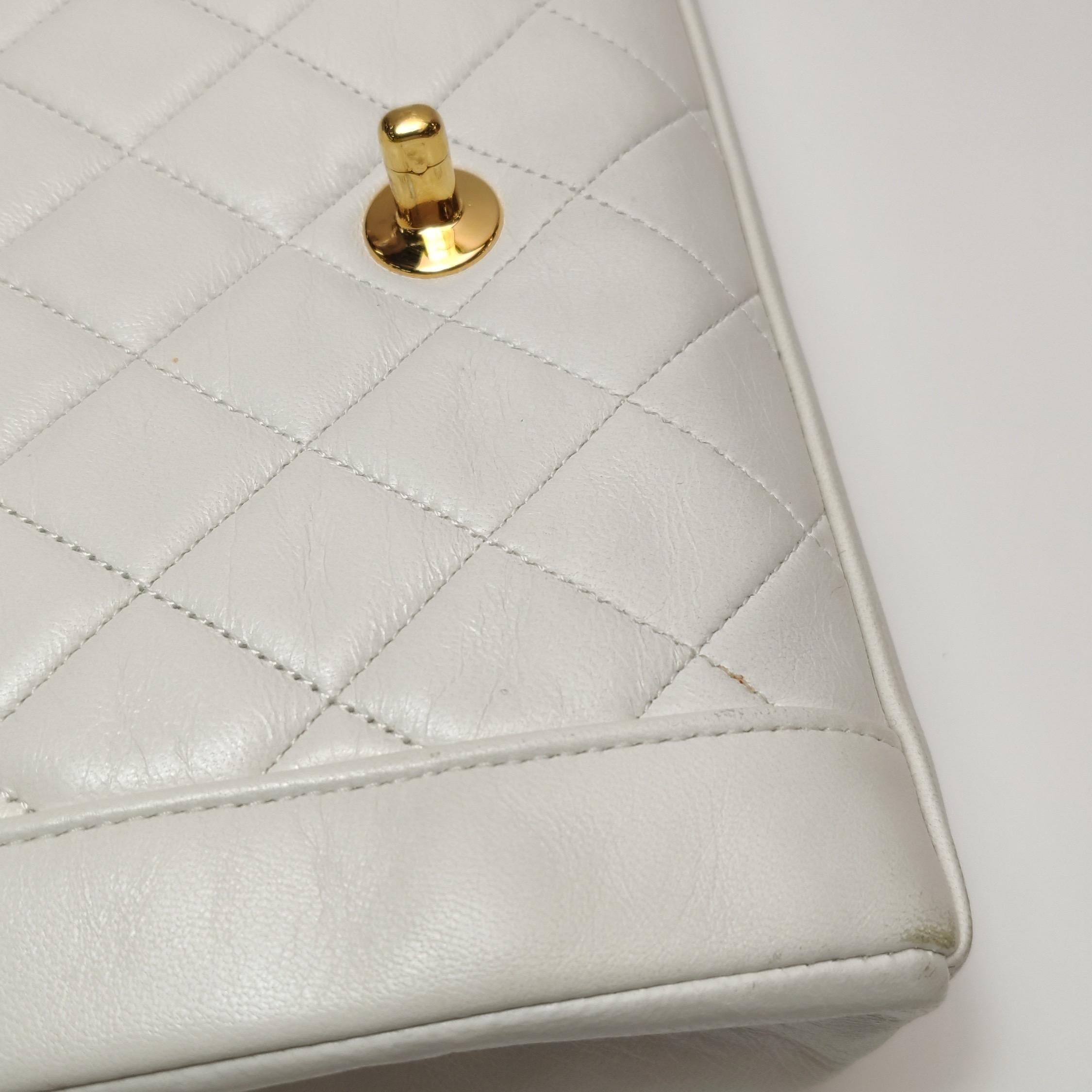 Chanel Diana CC Flap Bag Small Vintage Weißes Lammleder mit 24k Gold HW im Angebot 14