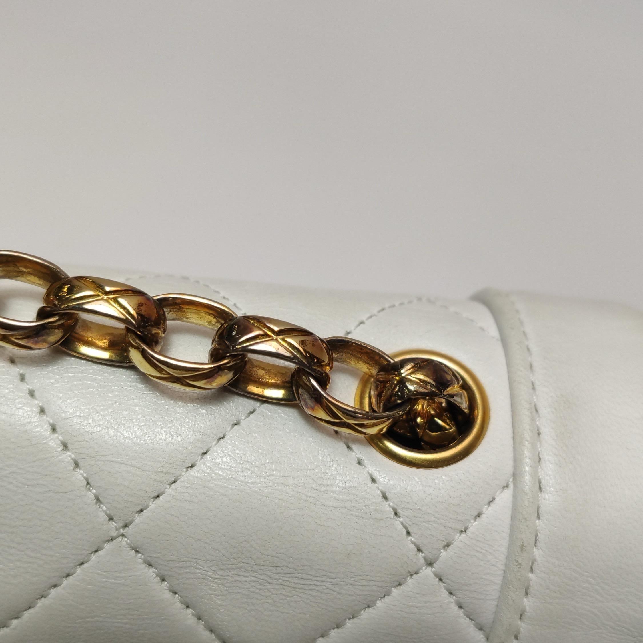 Chanel Diana CC Flap Bag Small Vintage Weißes Lammleder mit 24k Gold HW im Angebot 15