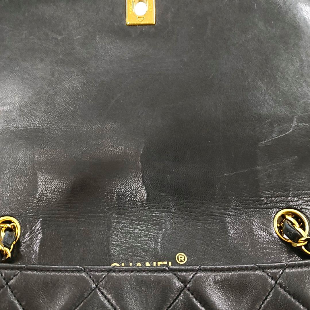 Chanel Diana CC Flap Bag Vintage Black Lambskin Leather with 24k Gold HW, 1989 For Sale 6