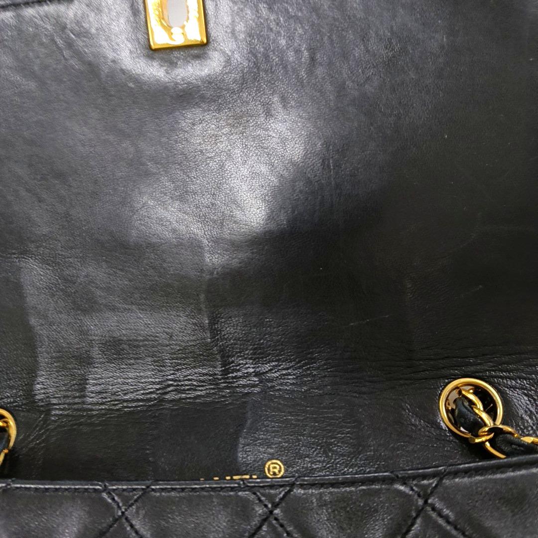 Chanel Diana CC Flap Bag Vintage Black Lambskin Leather with 24k Gold HW, 1989 For Sale 7
