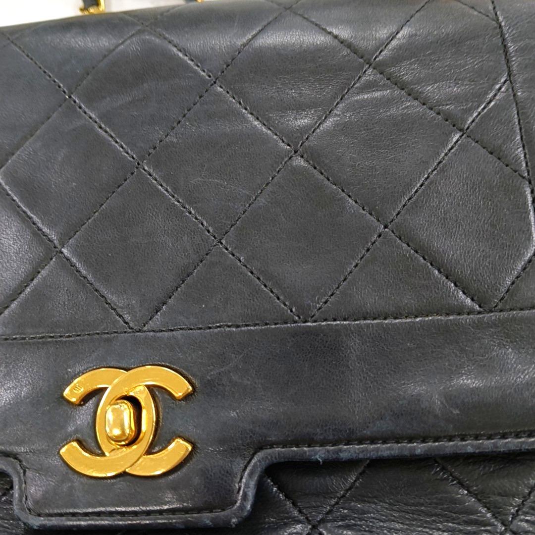Chanel Diana CC Flap Bag Vintage Black Lambskin Leather with 24k Gold HW, 1989 For Sale 9
