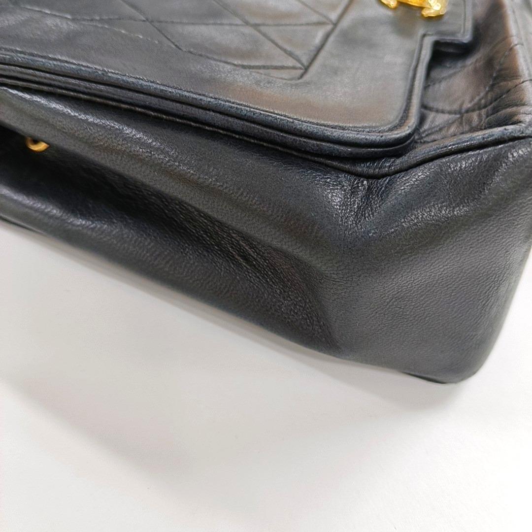 Chanel Diana CC Flap Bag Vintage Black Lambskin Leather with 24k Gold HW, 1989 For Sale 11
