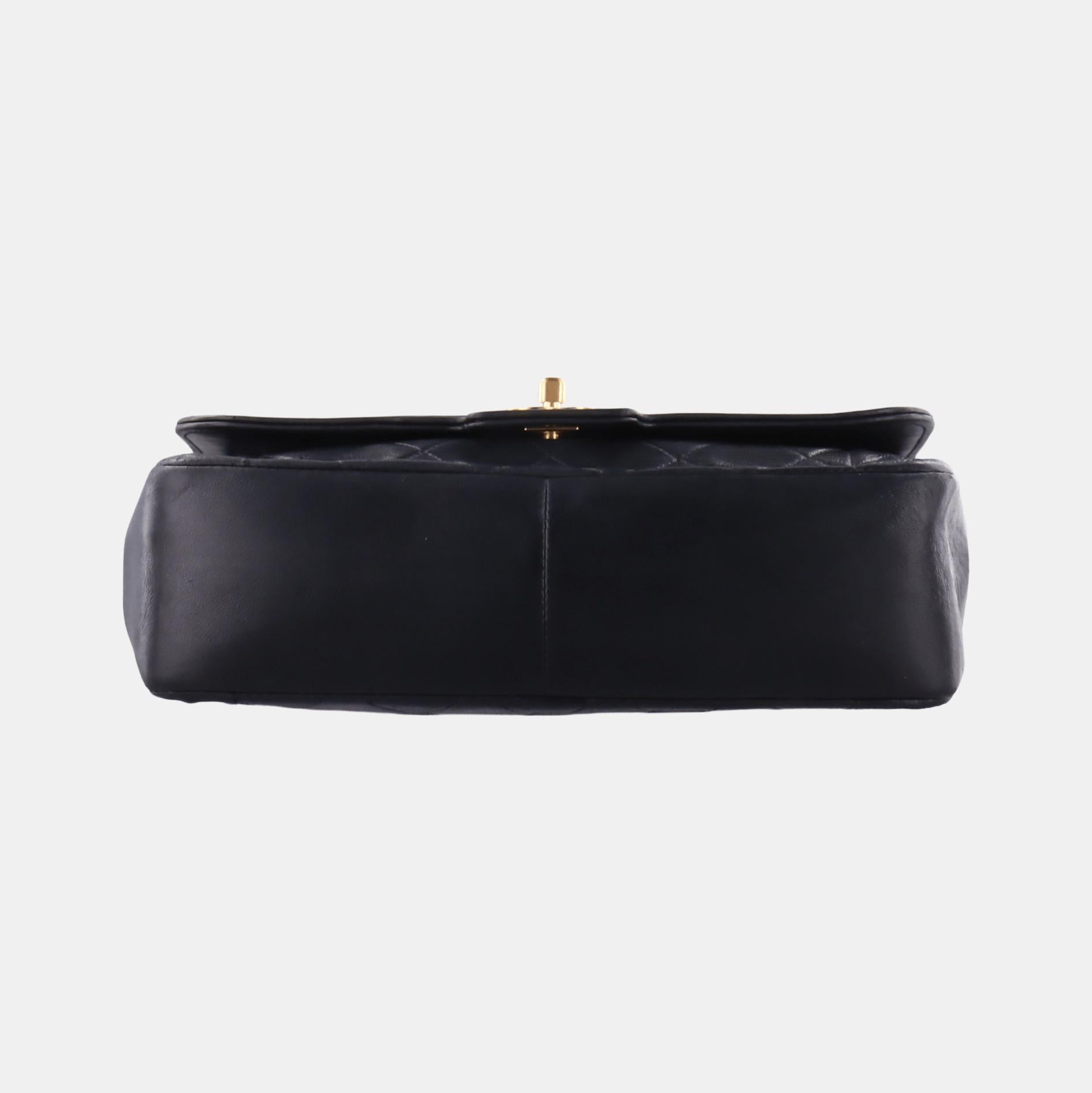 Chanel Diana CC Flap Bag Vintage Black Lambskin Leather with 24k Gold HW, 1989 For Sale 3