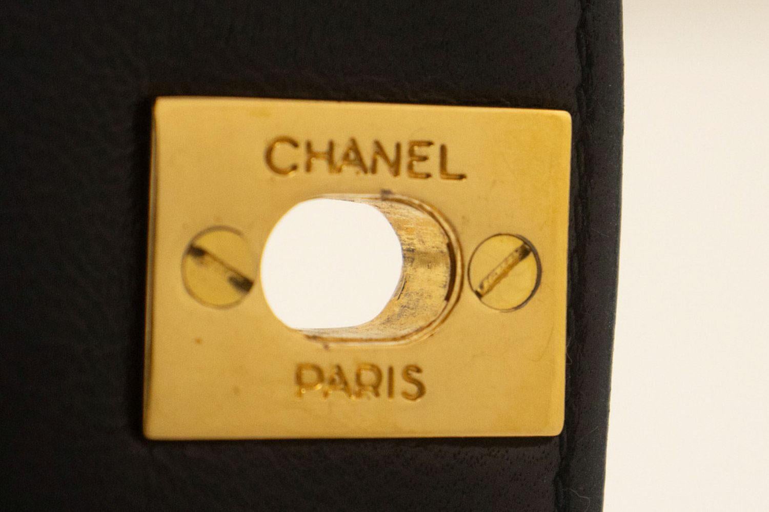 CHANEL Diana Chain Flap Shoulder Bag Black Quilted Purse Lambskin For Sale 10