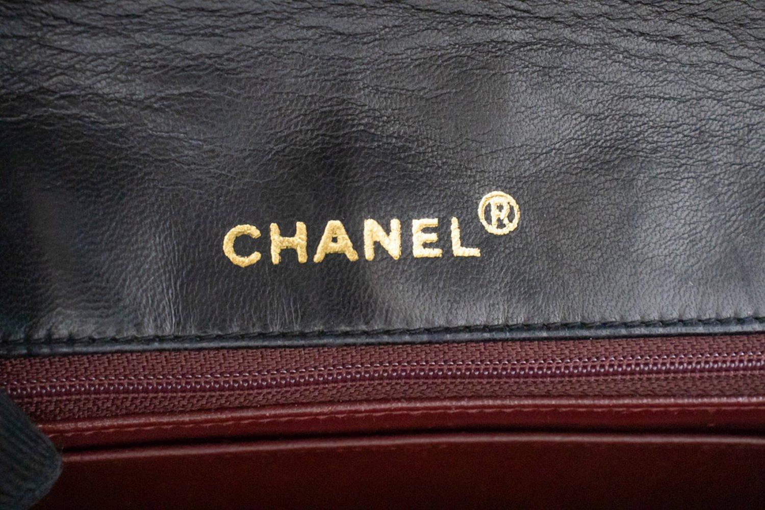 CHANEL Diana Chain Flap Shoulder Bag Black Quilted Purse Lambskin For Sale 11