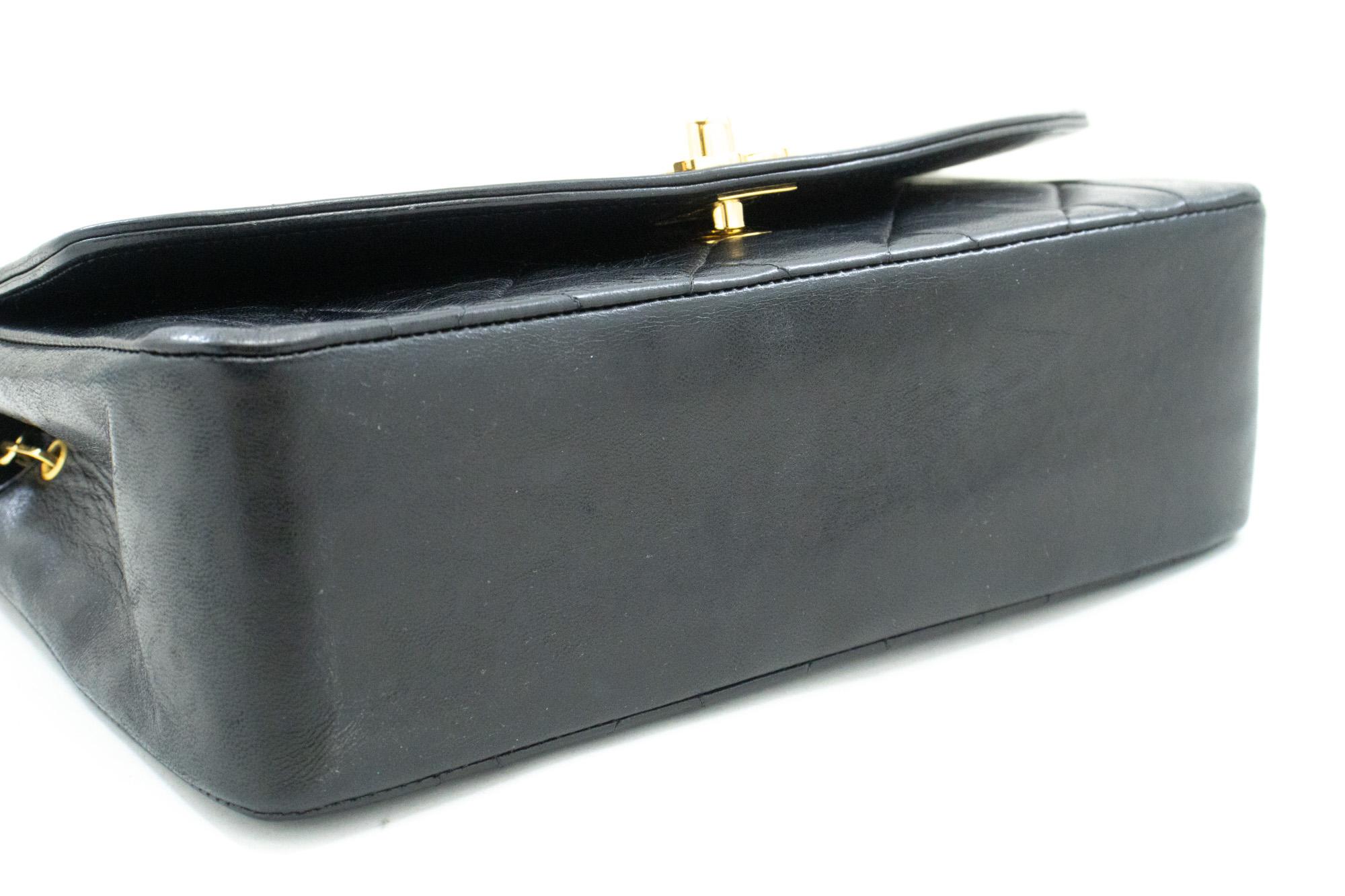 CHANEL Diana Borsa a tracolla con patta a catena in pelle d'agnello trapuntata nera In condizioni buone in vendita a Takamatsu-shi, JP