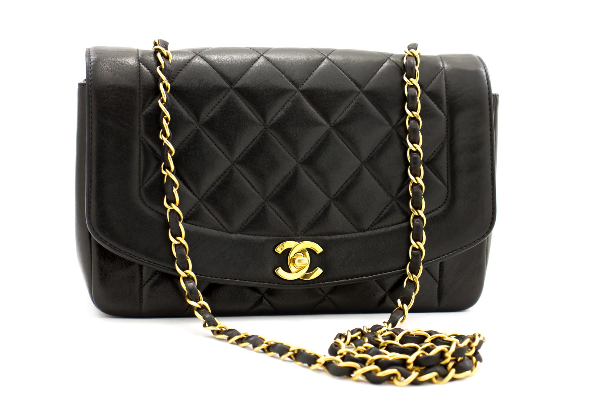 An authentic CHANEL Diana Flap Chain Shoulder Bag Crossbody Black Quilted. The color is Black. The outside material is Leather. The pattern is Solid. This item is Vintage / Classic. The year of manufacture would be 1994-1996.
Conditions &