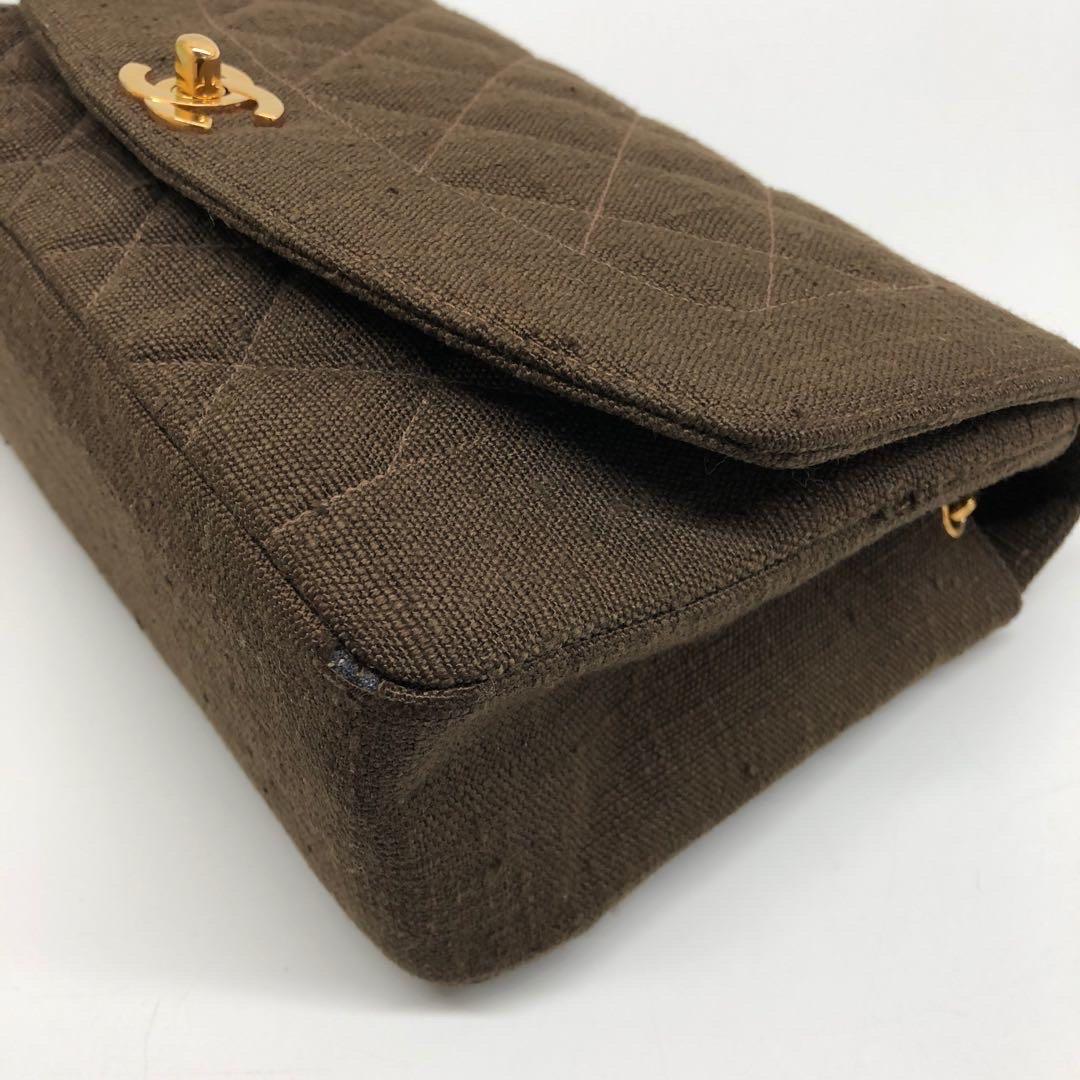 Chanel Diana Medium Brown Tissu à rabat unique avec HW plaqué or 24 carats en vente 5