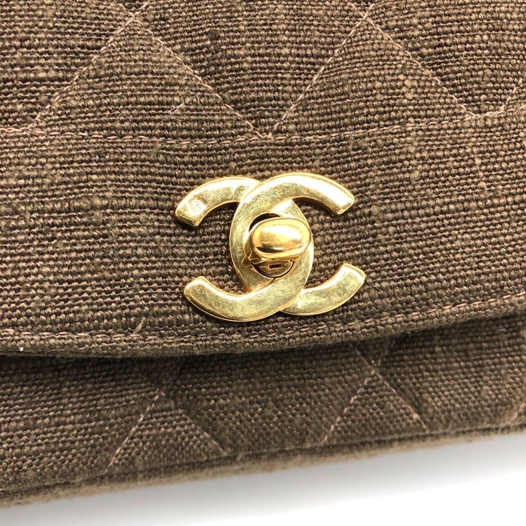 Chanel Diana Medium Brown Tissu à rabat unique avec HW plaqué or 24 carats en vente 6