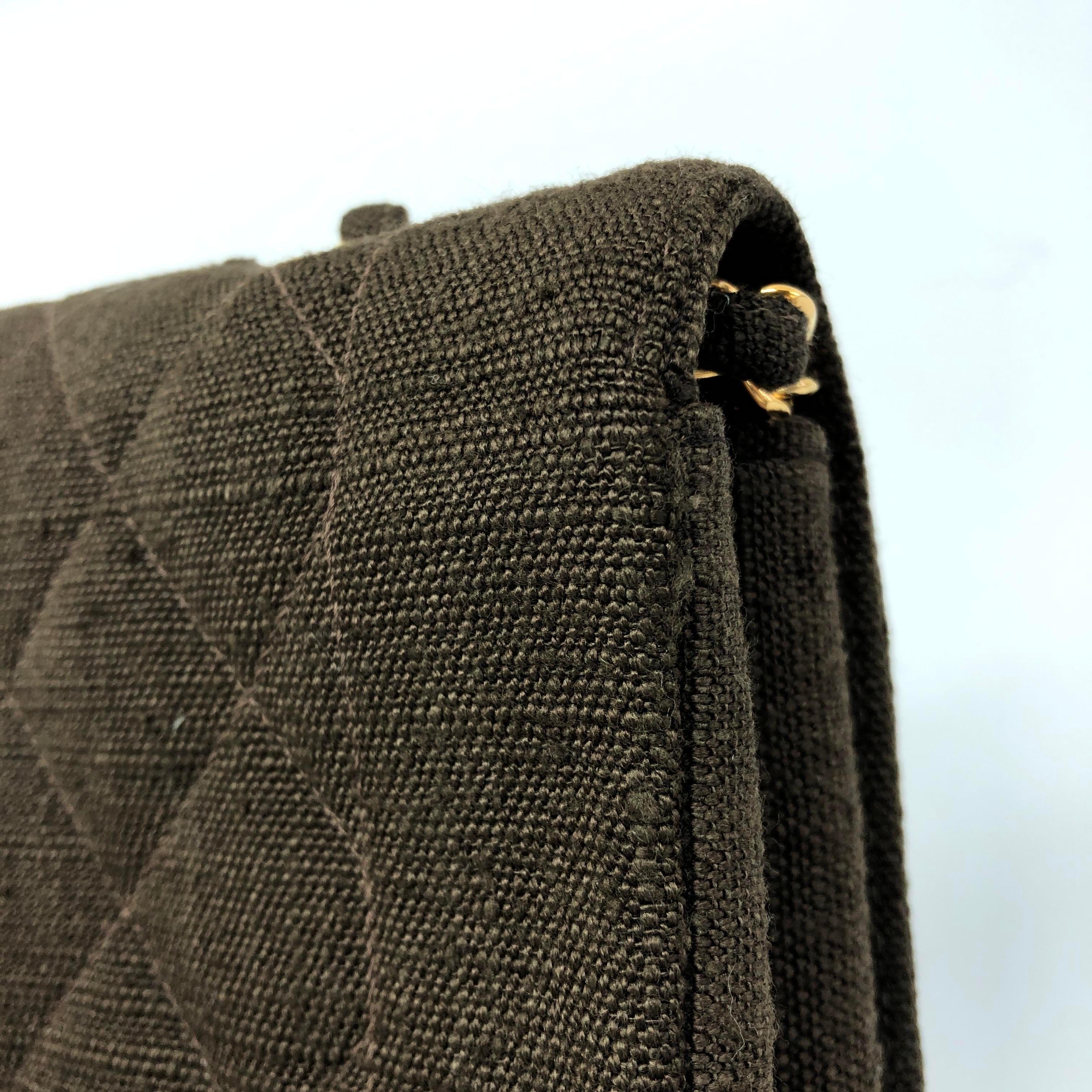 Chanel Diana Medium Brown Tissu à rabat unique avec HW plaqué or 24 carats en vente 8
