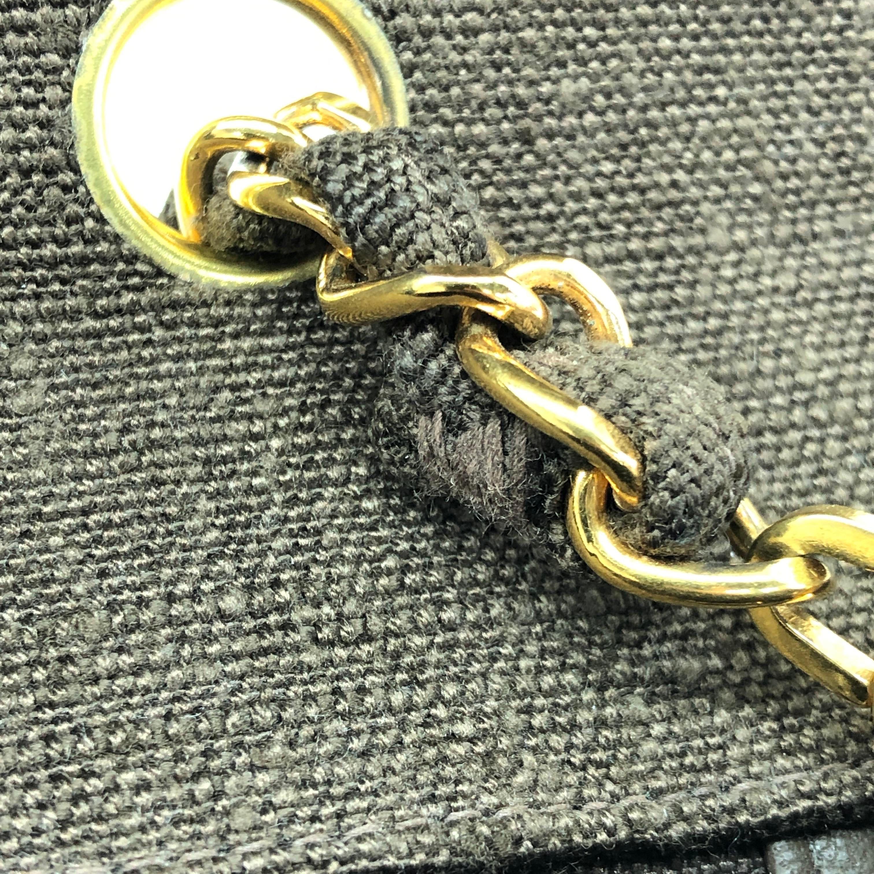 Chanel Diana Medium Brown Tissu à rabat unique avec HW plaqué or 24 carats en vente 12