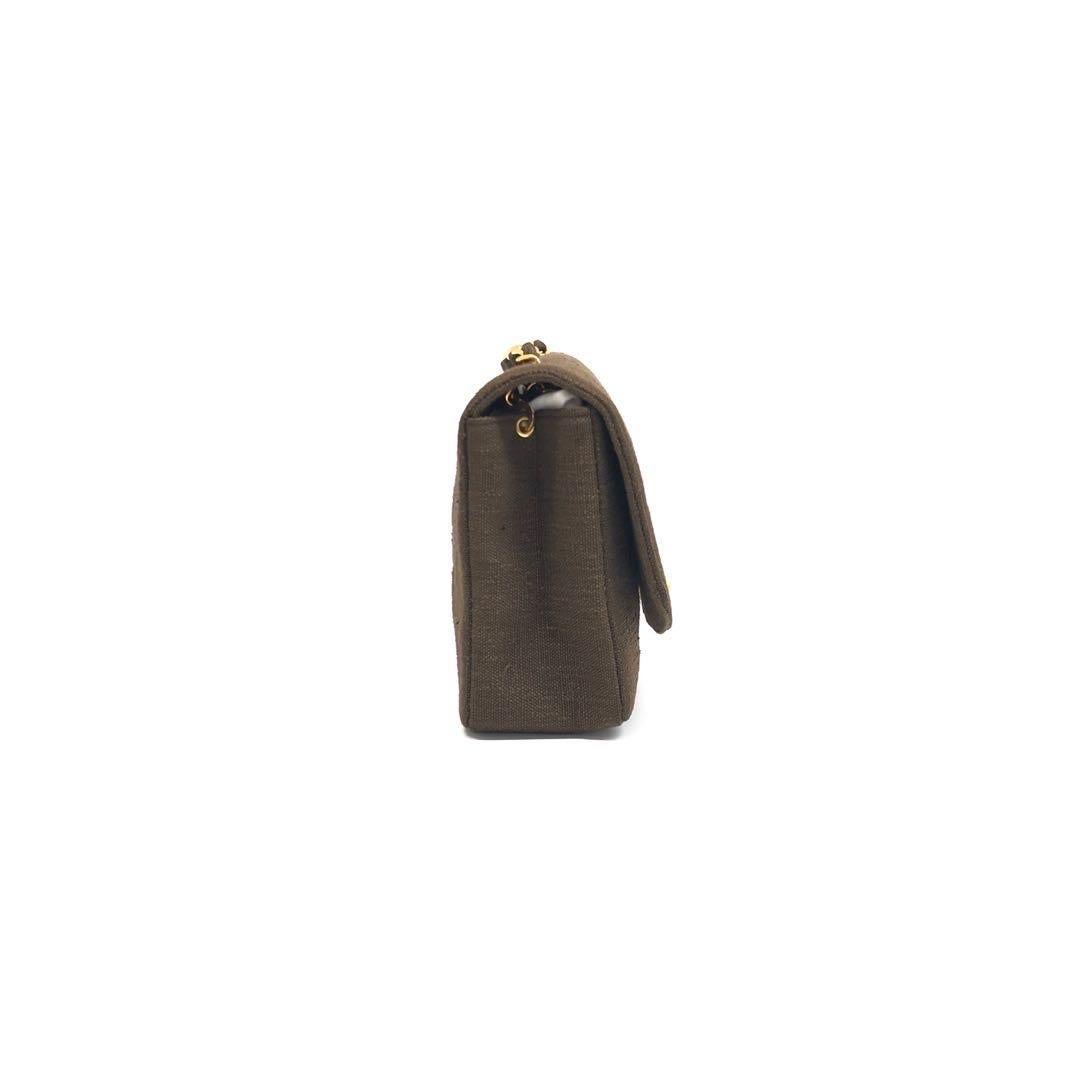 Chanel Diana Medium Brown Tissu à rabat unique avec HW plaqué or 24 carats Bon état - En vente à AUBERVILLIERS, FR