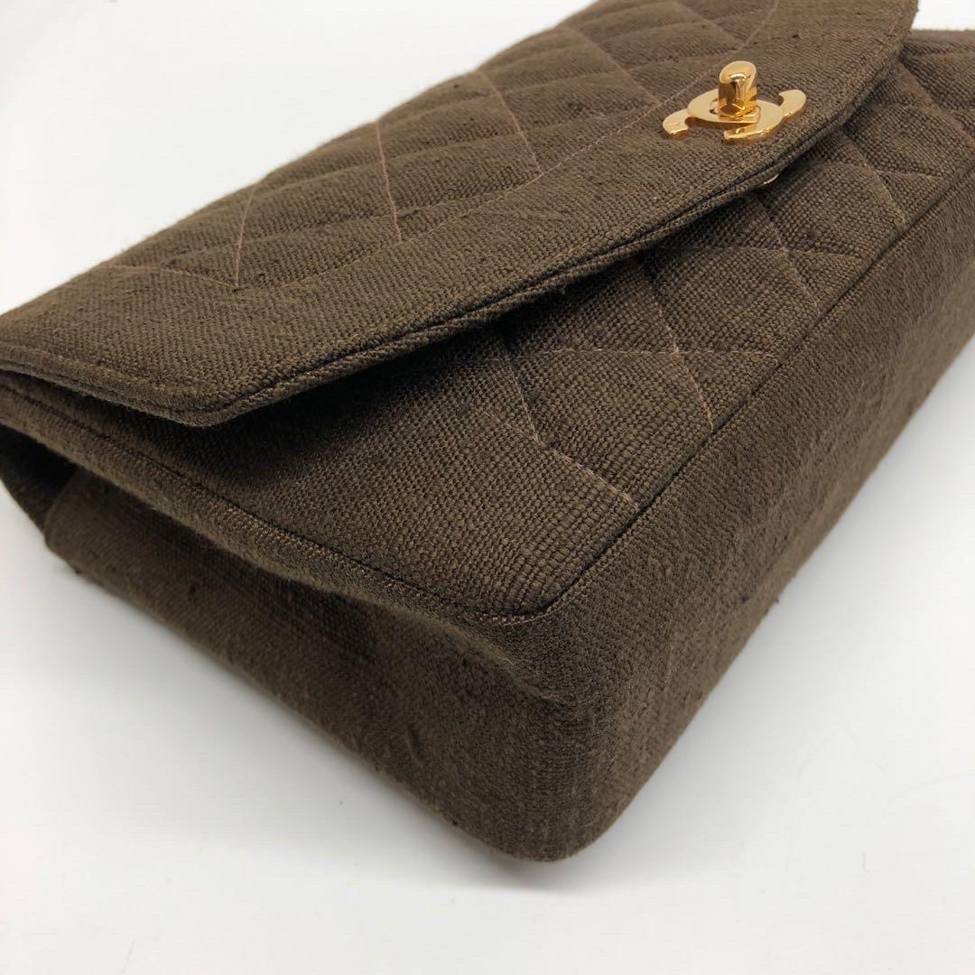 Chanel Diana Medium Brown Tissu à rabat unique avec HW plaqué or 24 carats en vente 4
