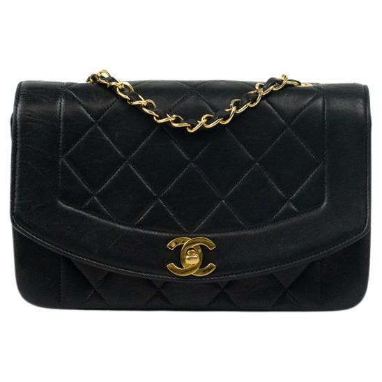 CHANEL, Diana Vintage in black leather 