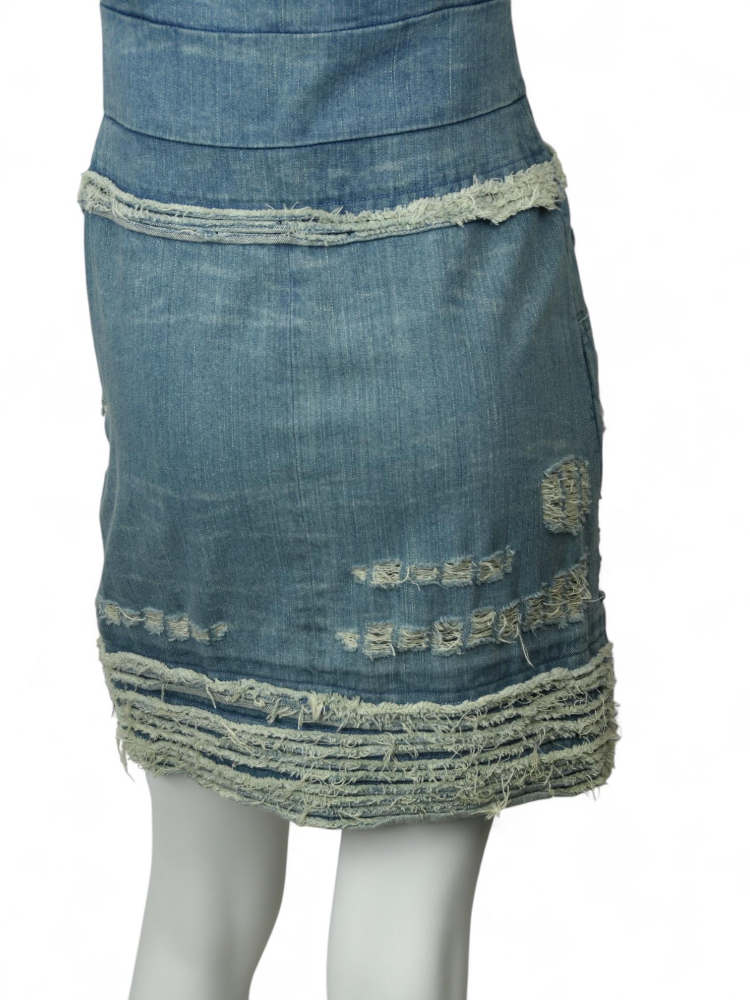 Chanel Ärmelloses Kleid aus Denim im Used-Look  Größe US 6 im Angebot 5