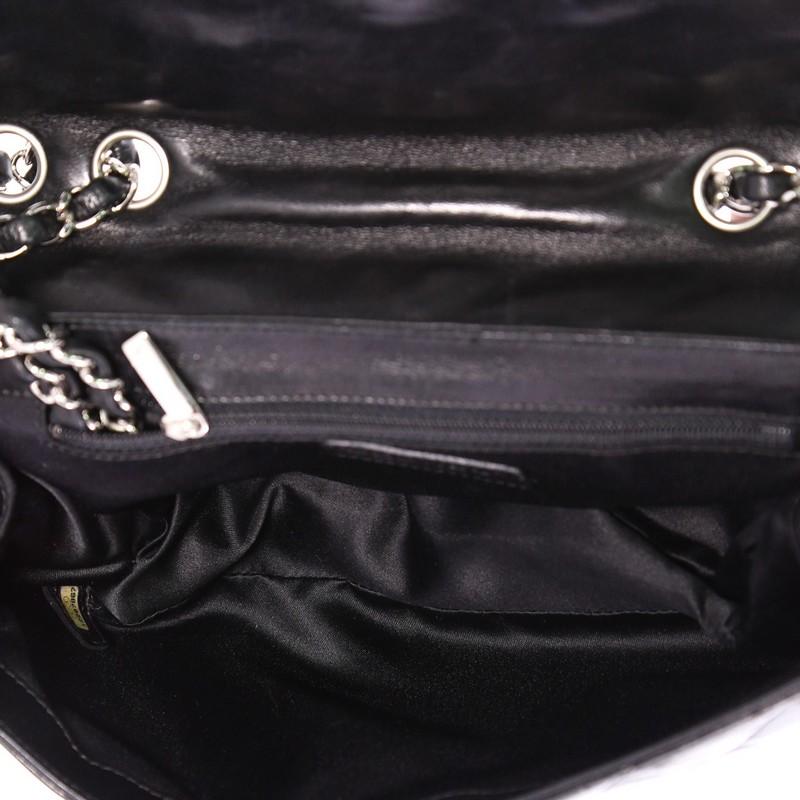 Women's or Men's Chanel Divine Flap Bag Quilted Lambskin Medium