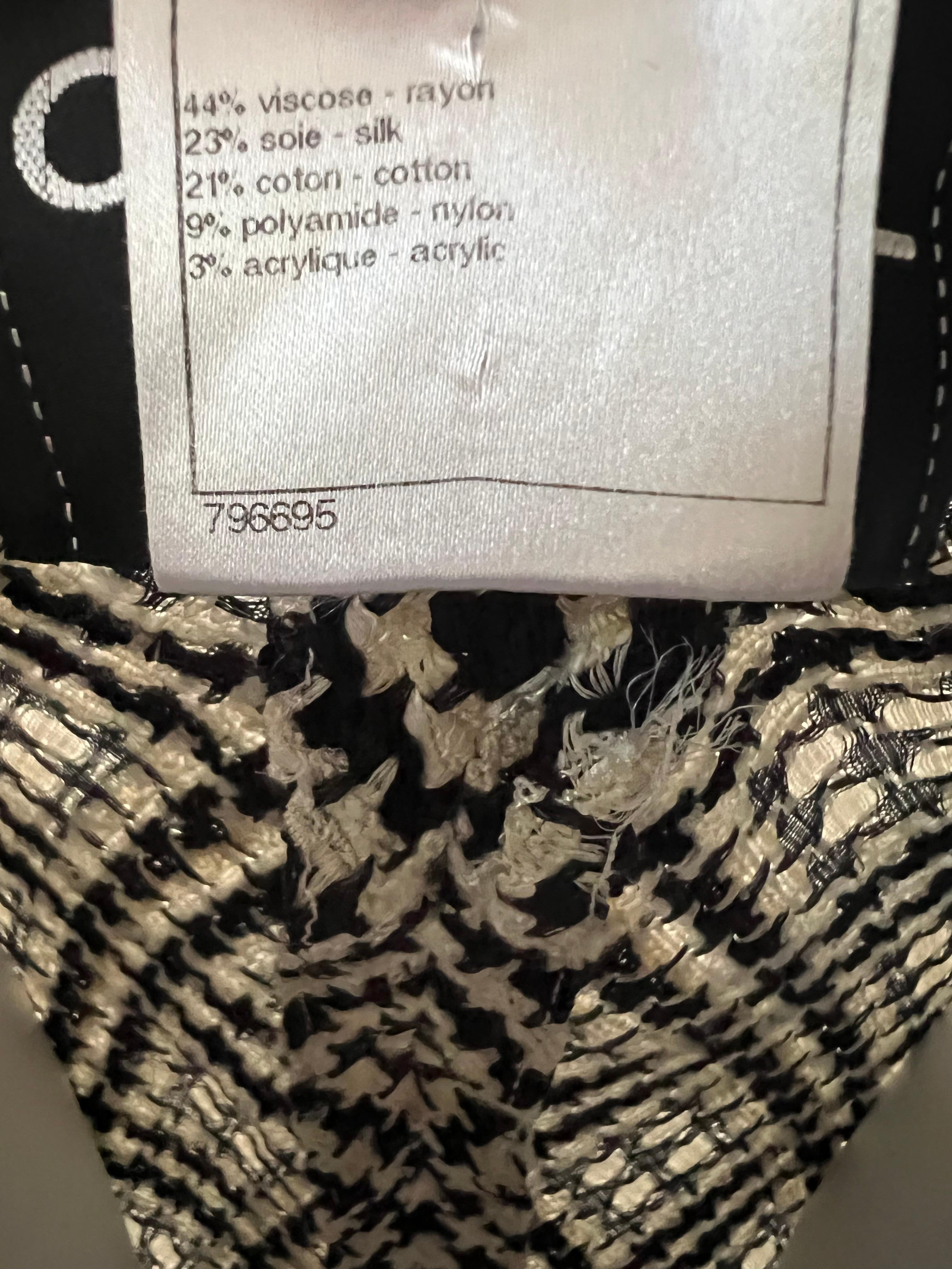 Chanel Jacke mit Hahnentrittmuster in Schwarz und Weiß im Angebot 6
