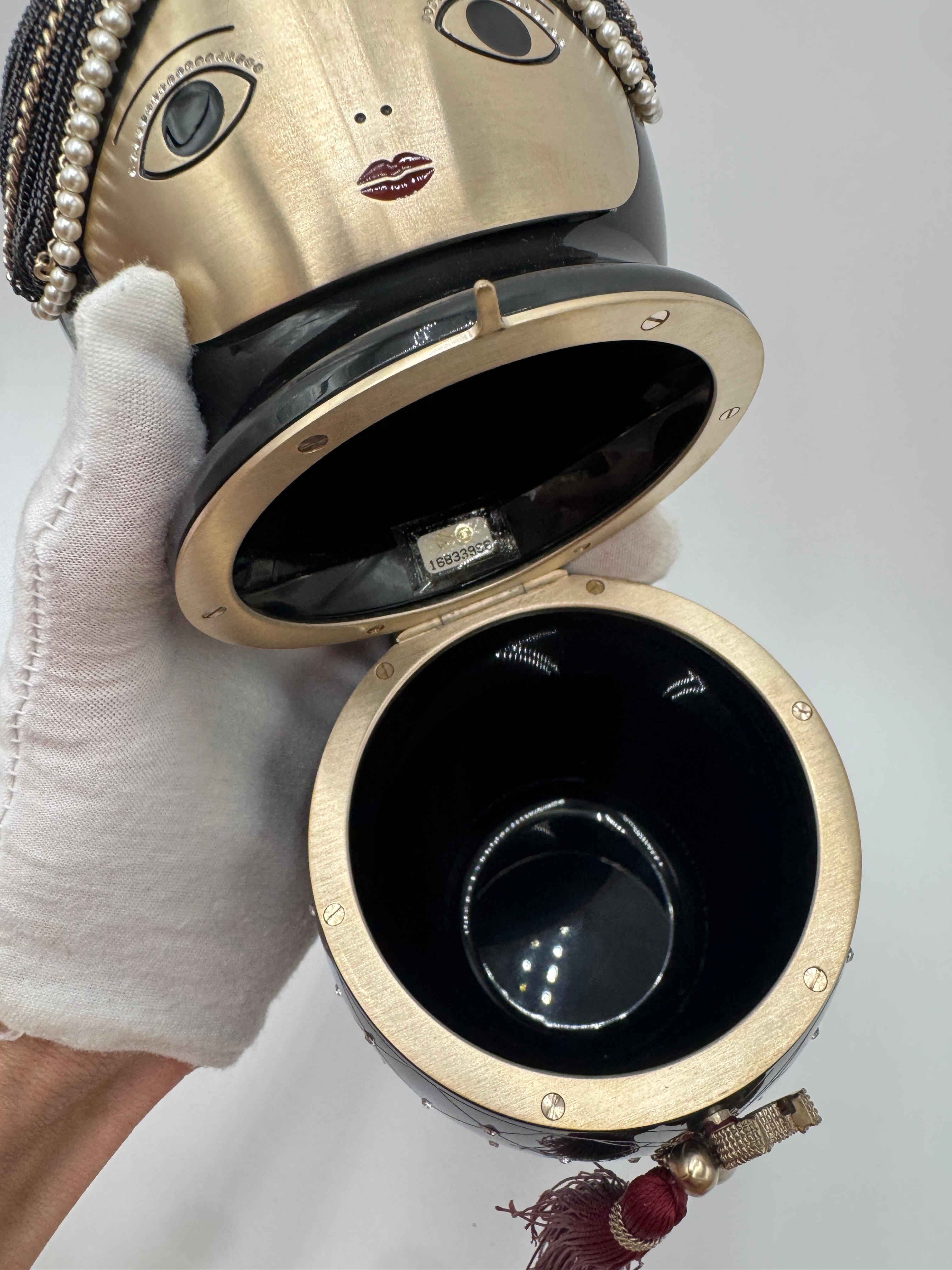 Bottiglia di profumo Chanel Doll - Edizione limitata da collezione in vendita 7