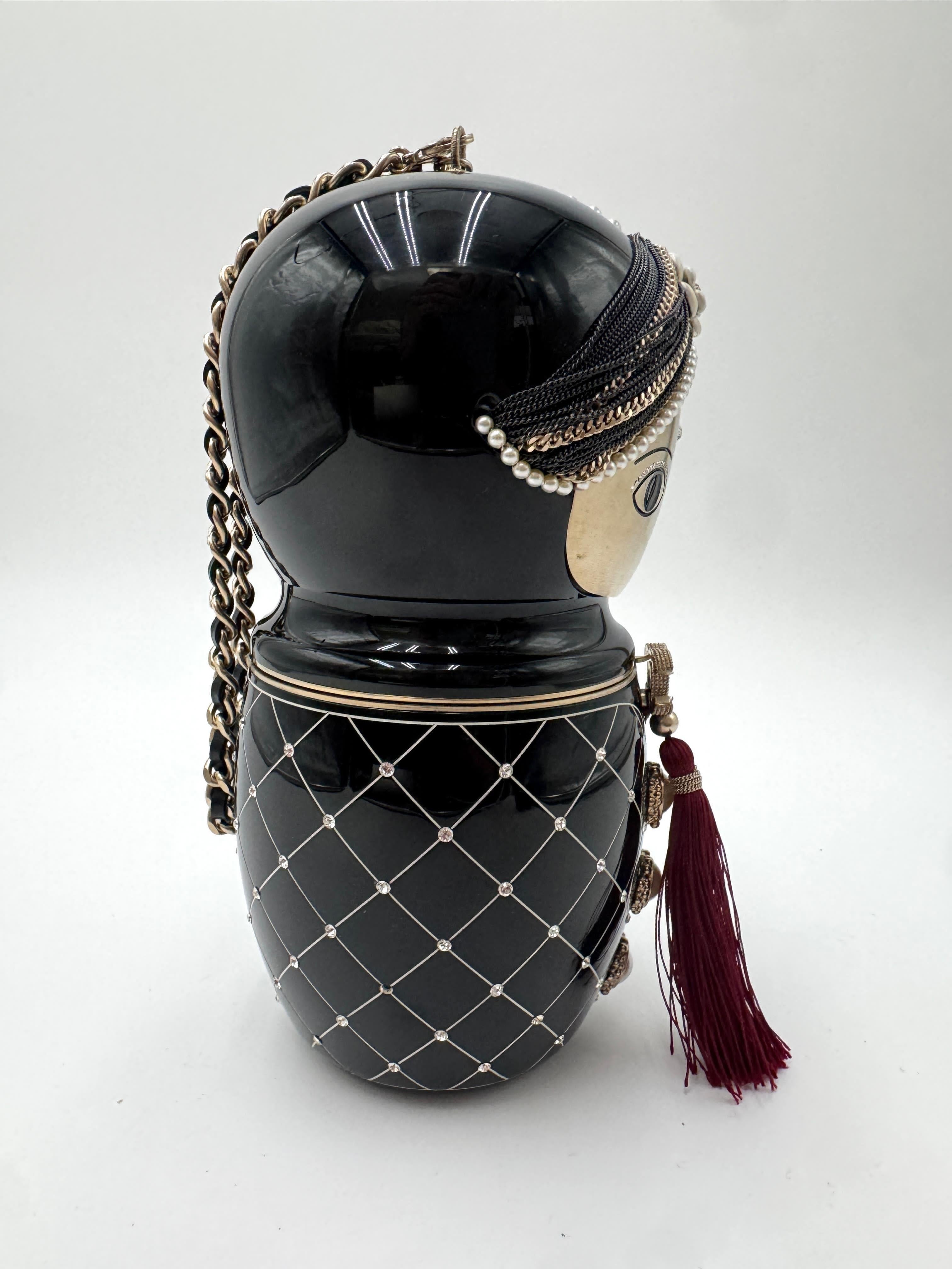 Bottiglia di profumo Chanel Doll - Edizione limitata da collezione in vendita 4