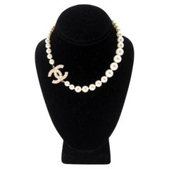 Chanel Double 'CC Gold Logo Perlmutt-Halskette CC-0814N-0003