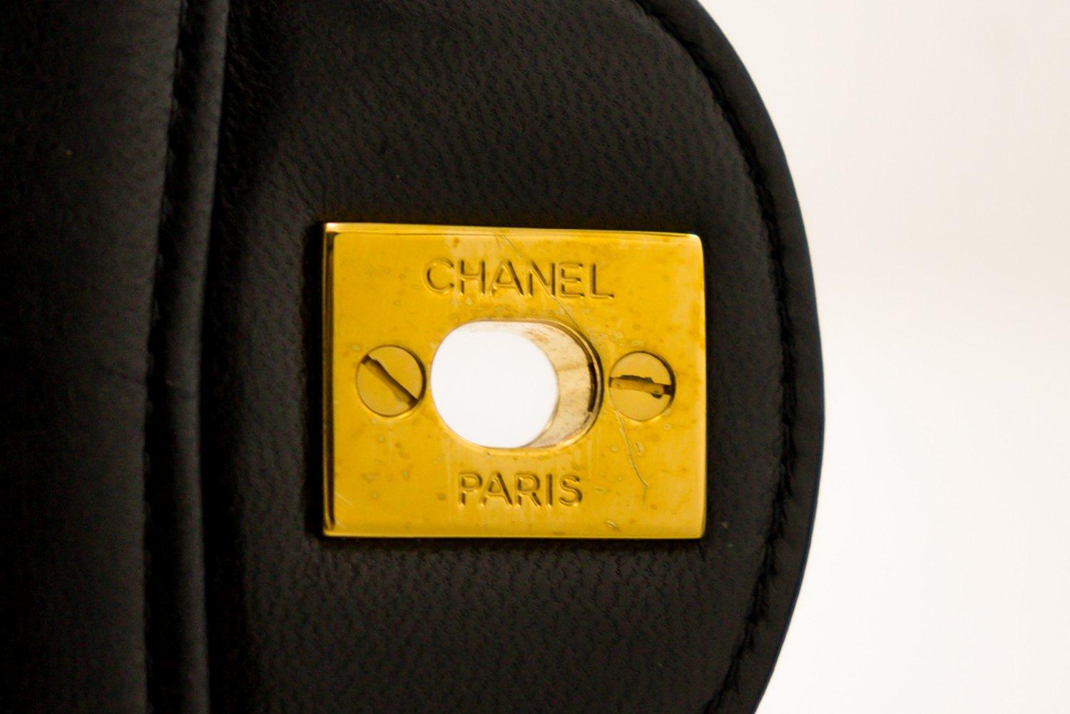 CHANEL Borsa a tracolla con catena a doppia faccia W Flap nera trapuntata 10