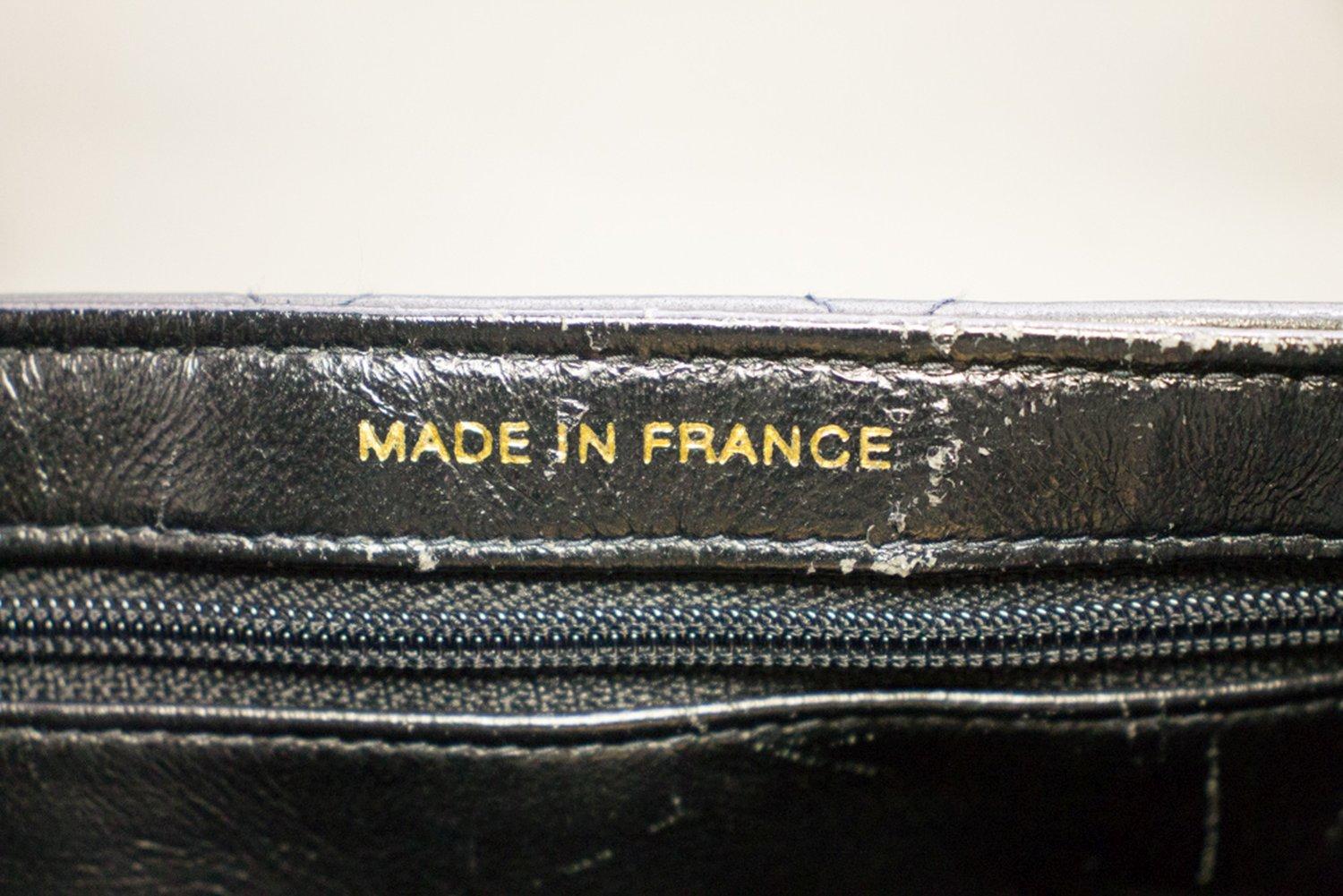 CHANEL Borsa a tracolla con catena a doppia faccia W Flap nera trapuntata 15