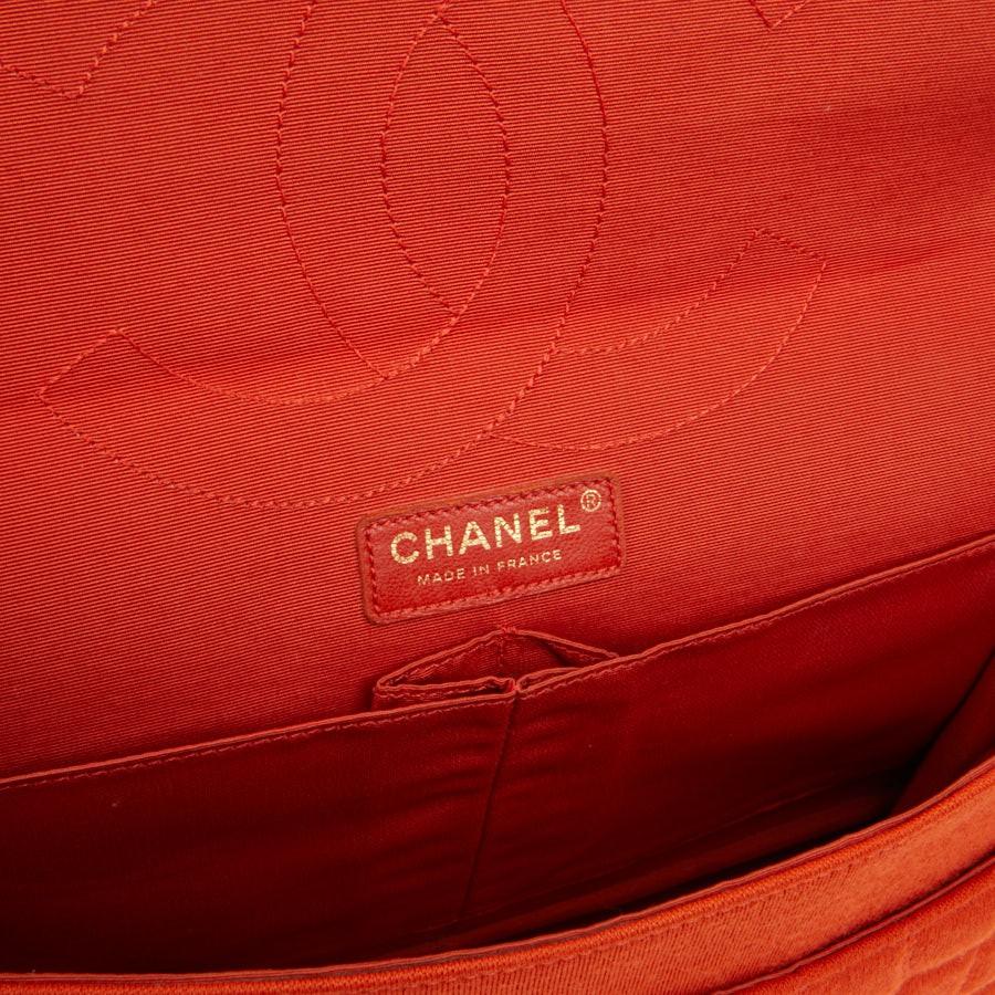 CHANEL Double Flap 2.55 Handbag in Coral Jersey Fabric For Sale 5