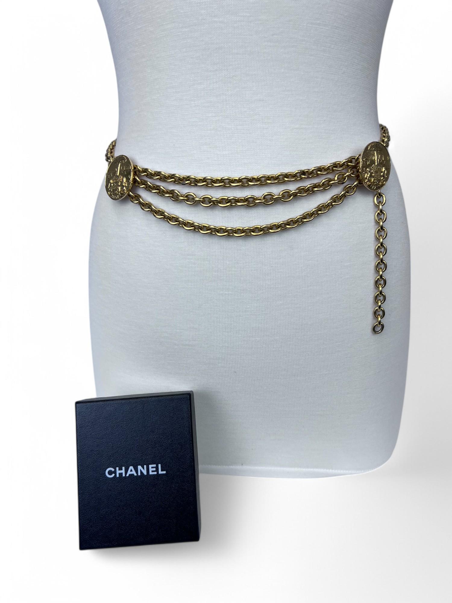 Ceinture Chanel à double médaillon en vente 6