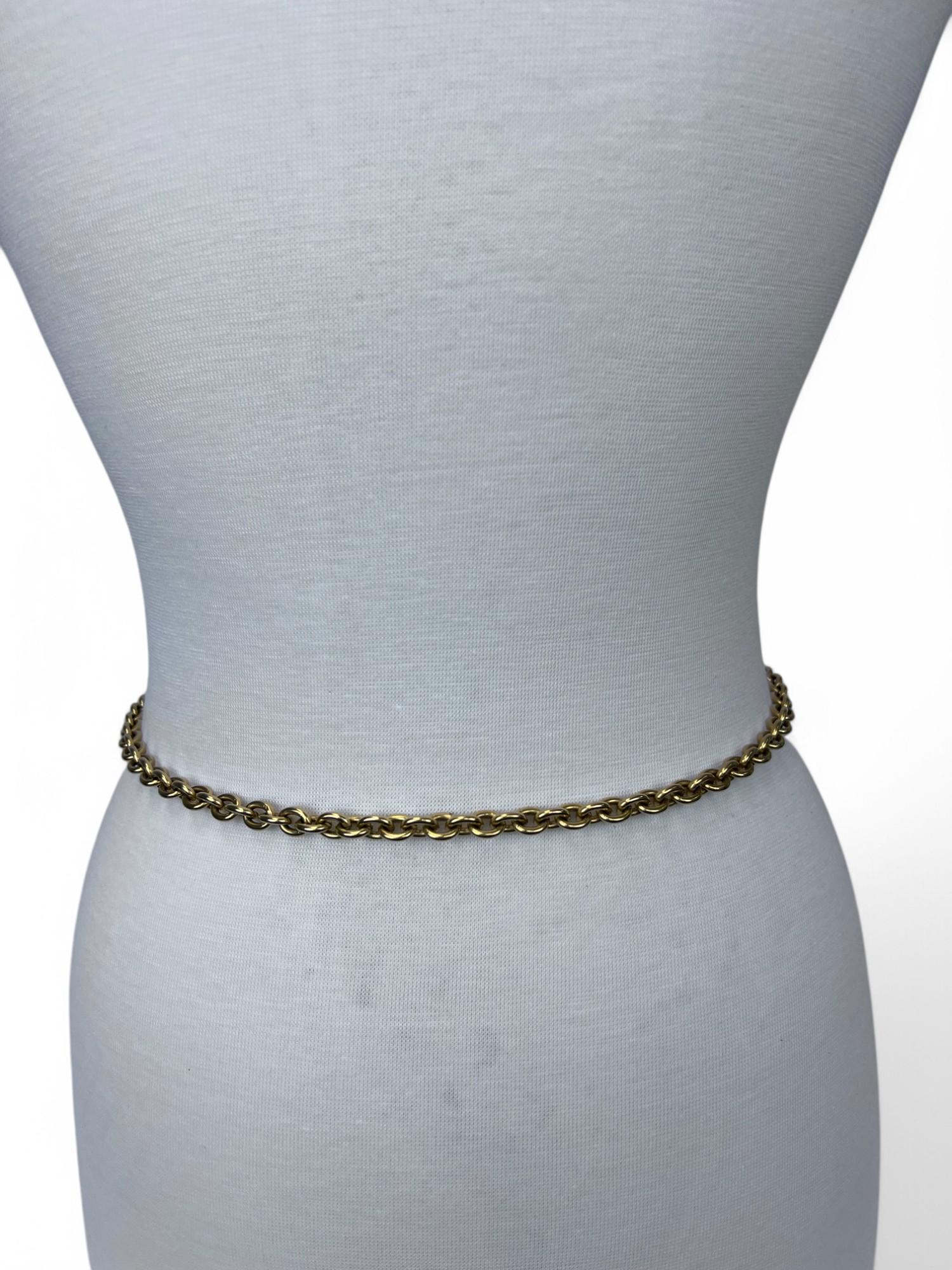 Ceinture Chanel à double médaillon en vente 3