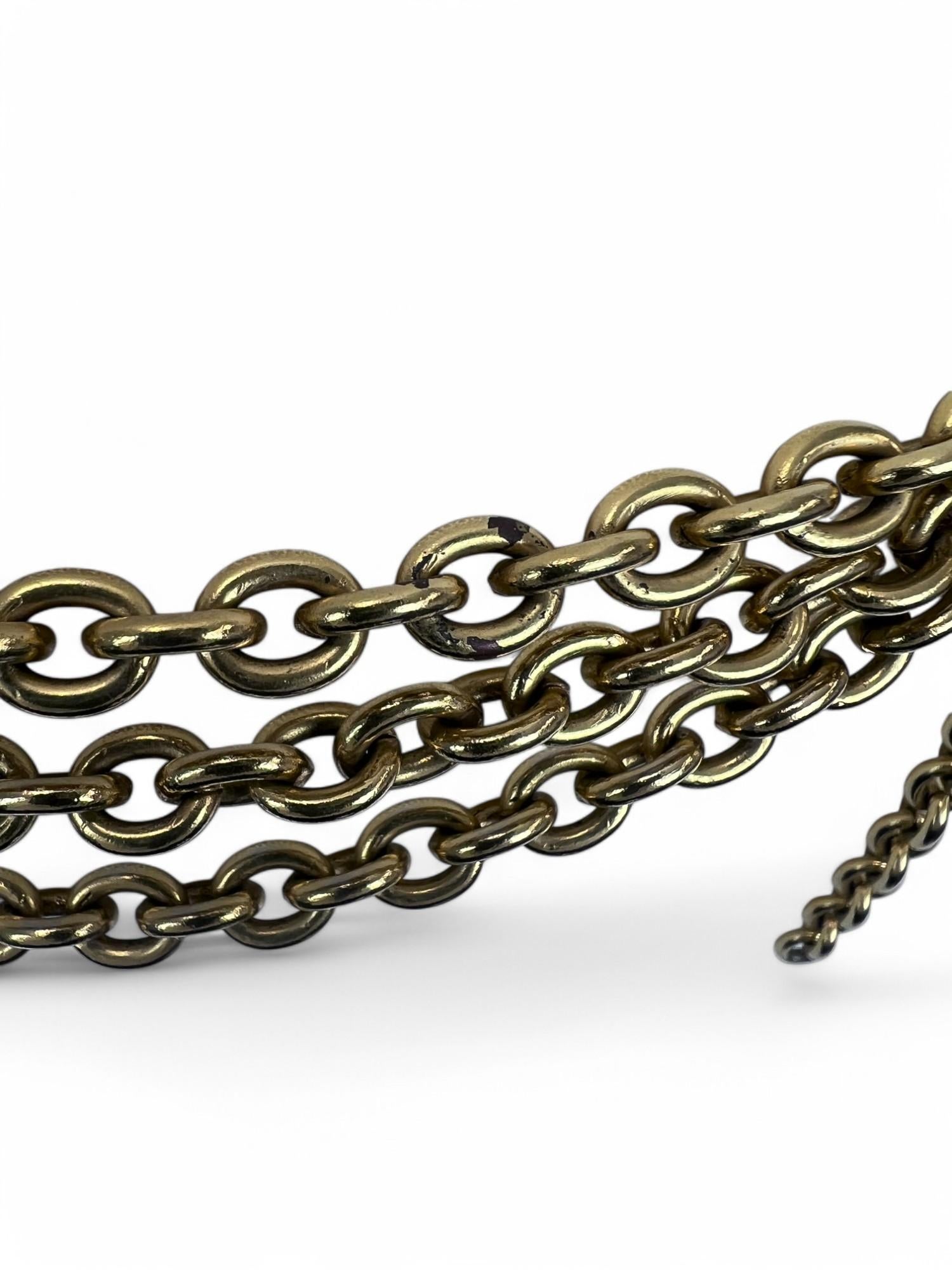 Ceinture Chanel à double médaillon en vente 4